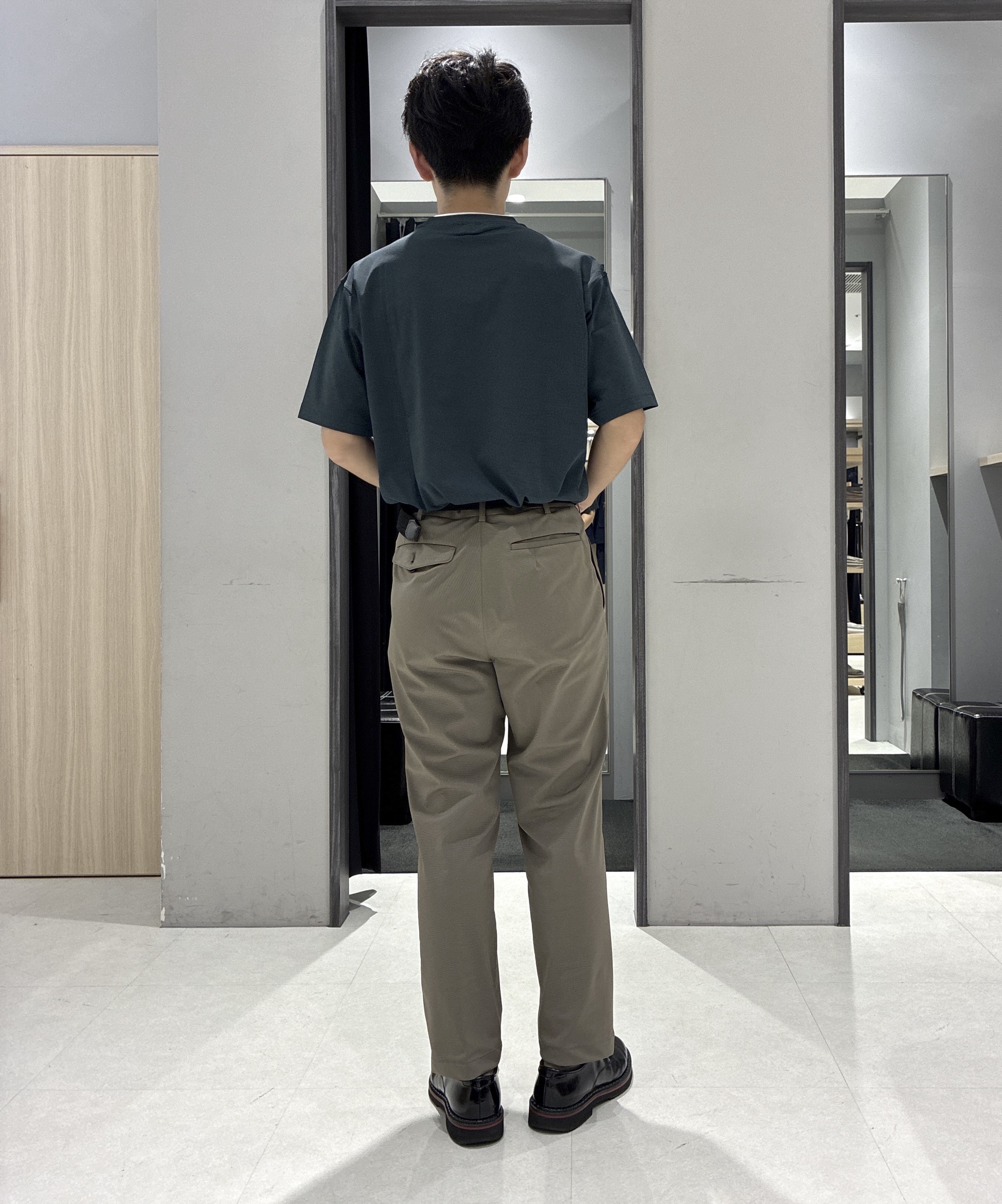 わいずみさんの「TAKEO KIKUCHI｜【360&deg;ストレッチ／軽量】None Of Stress ライト ジャケット（セットアップ対応）」を使ったコーディネート
