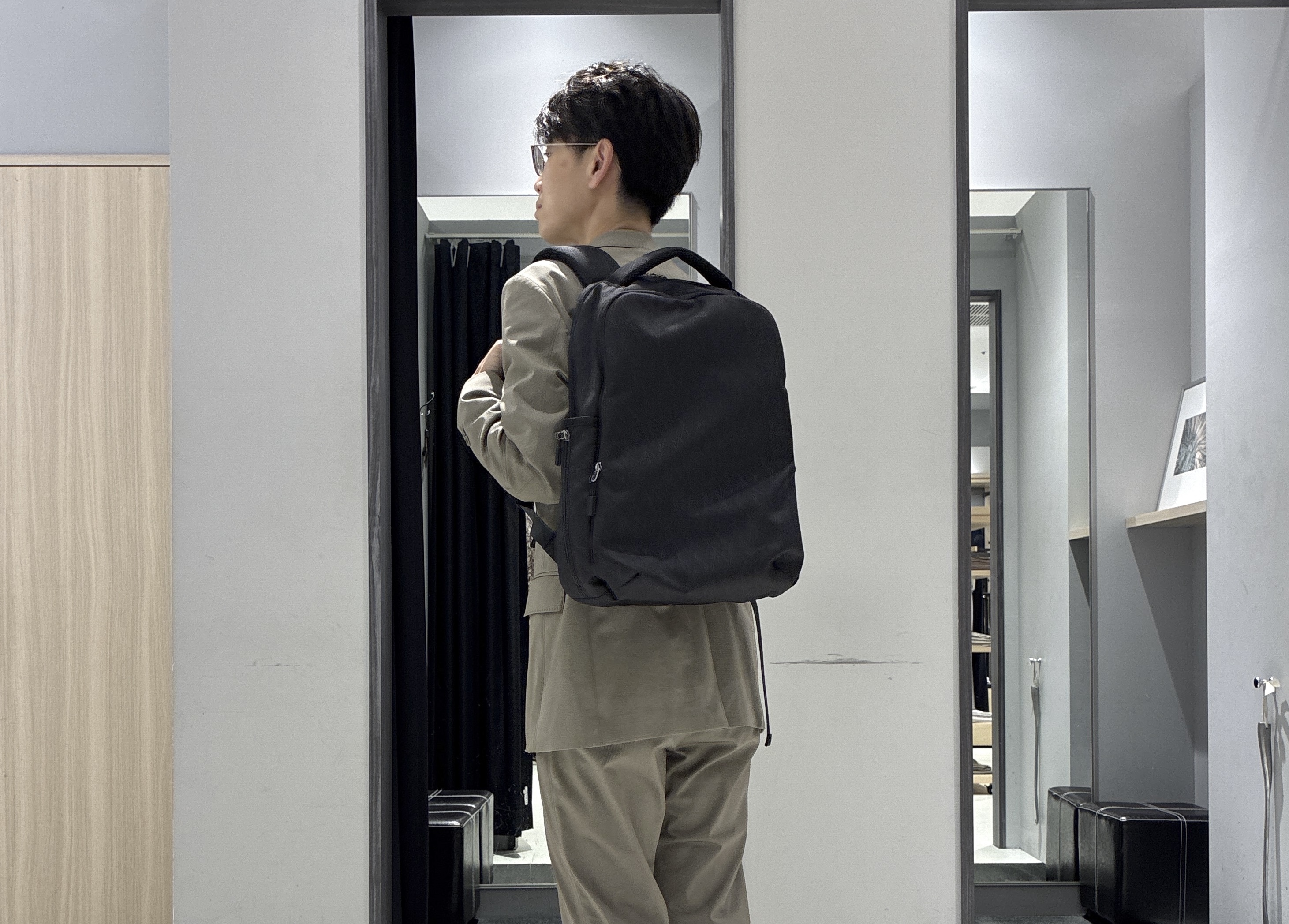 わいずみさんの「TAKEO KIKUCHI｜【360&deg;ストレッチ／軽量】None Of Stress ライト ジャケット（セットアップ対応）」を使ったコーディネート
