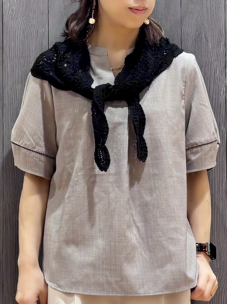 meiさんの「SHOO･LA･RUE｜【洗濯後しわになりにくい/インせずきまる】シンプルだけど女性らしい 麻調スキッパーブラウス」を使ったコーディネート