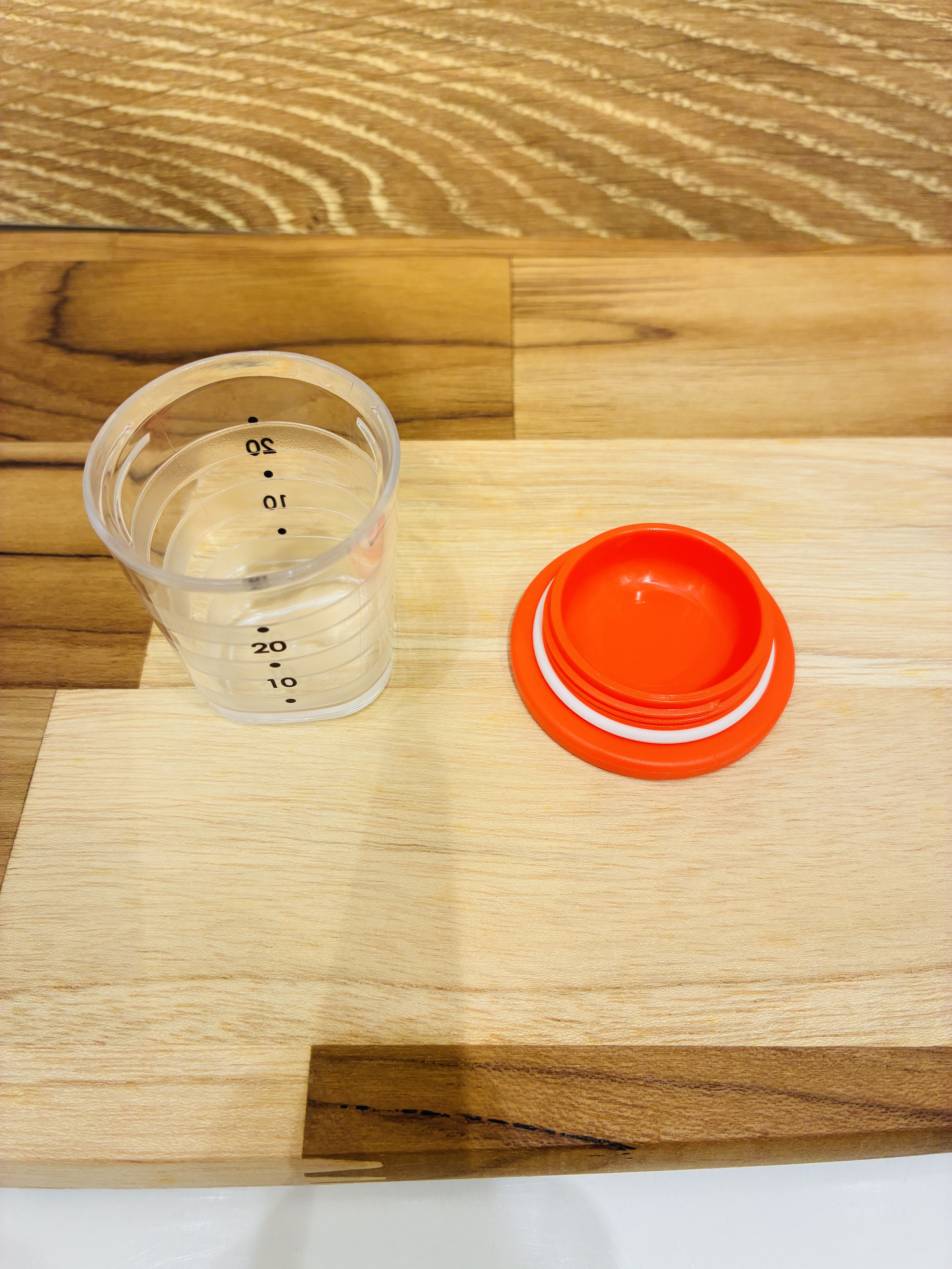 あーちゃんさんの「212 KITCHEN STORE｜マイドレッシングカップ RD ＜marna マーナ＞」を使ったコーディネート