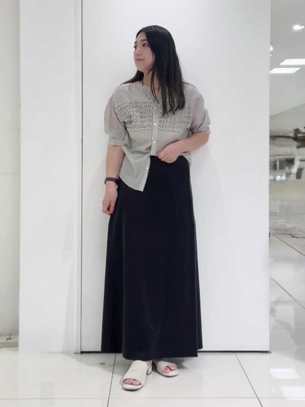 なかじさんの「UNTITLED｜【秋めきリラクシー/セットアップ可】ヴィンテージライク ロングスカート」を使ったコーディネート