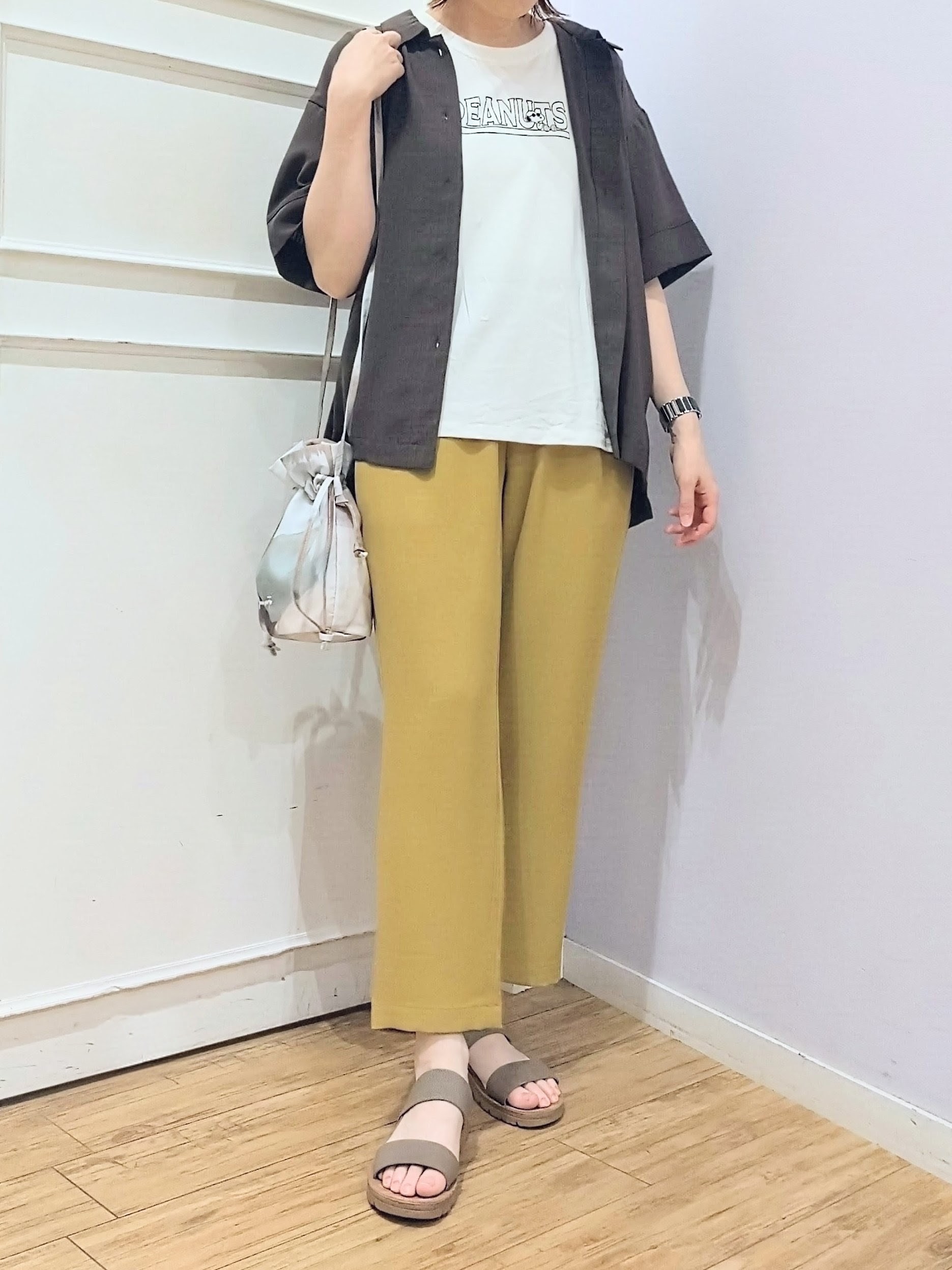 miomioさんの「SHOO･LA･RUE｜【通気性〇/UV/S-LL】洗濯後しわになりにくい とろみストライプシャツ」を使ったコーディネート