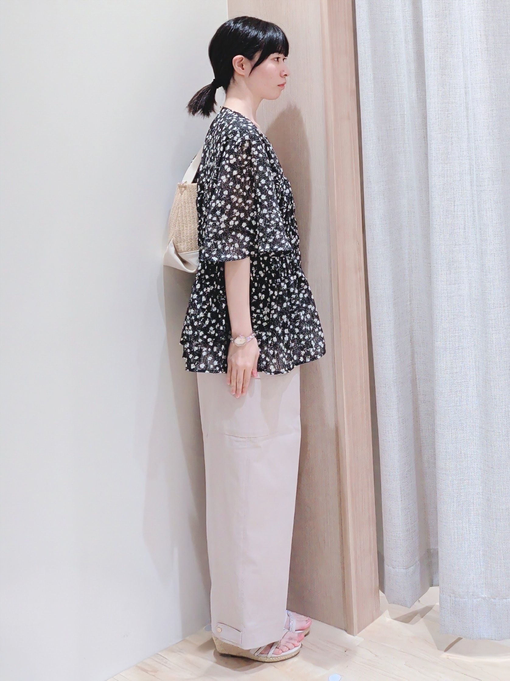 Yuiさんの「grove｜【二の腕・体型カバー】軽やかシャーリングブラウス」を使ったコーディネート