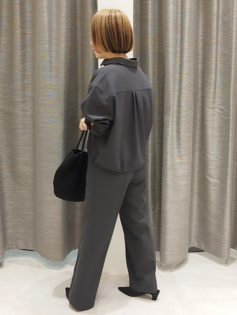 s u g iさんの「UNTITLED｜【秋羽織り/セットアップ可/UVカット】エアリークールドロストシャツ」を使ったコーディネート