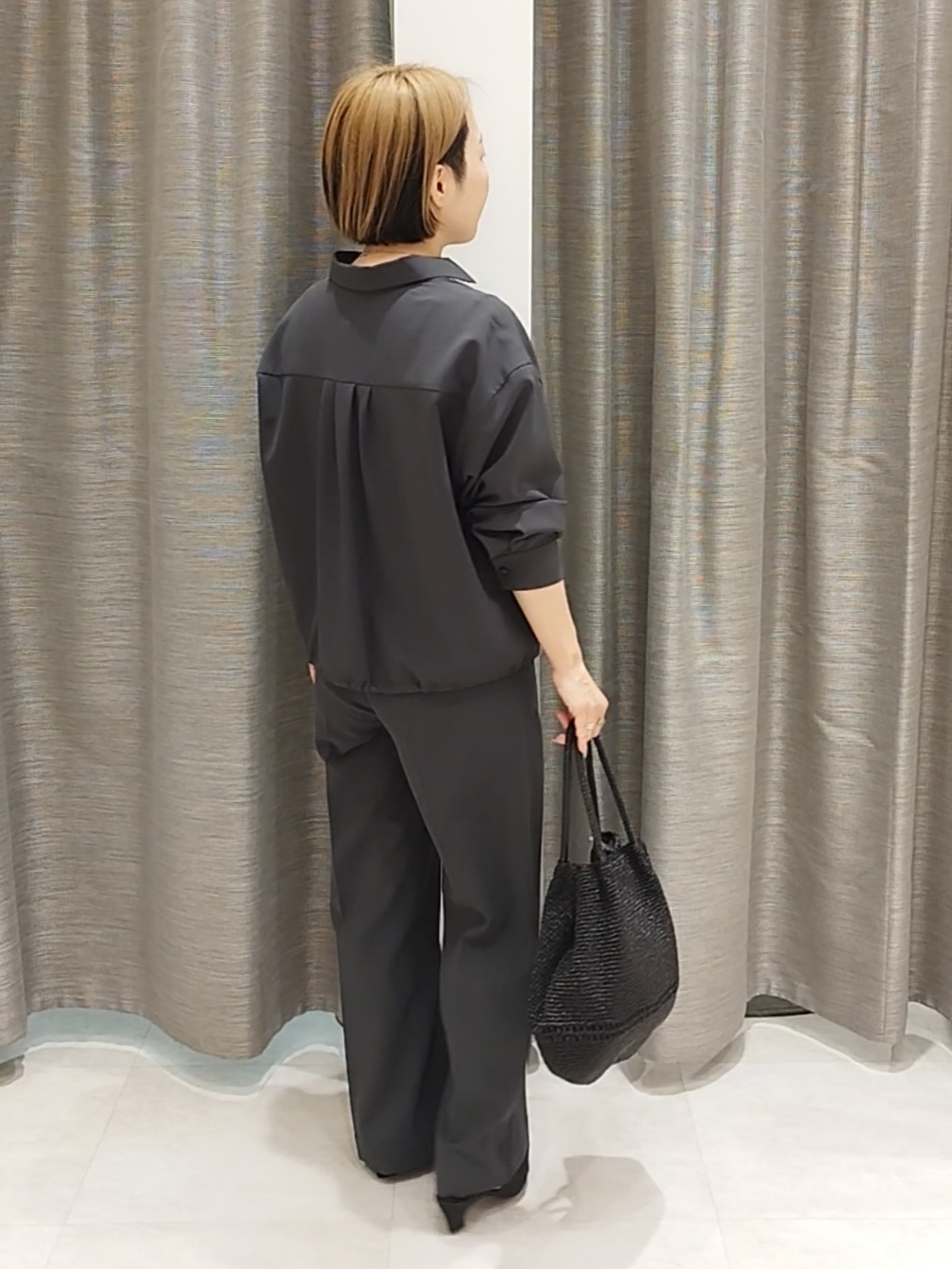 s u g iさんの「UNTITLED｜【秋羽織り/セットアップ可/UVカット】エアリークールドロストシャツ」を使ったコーディネート