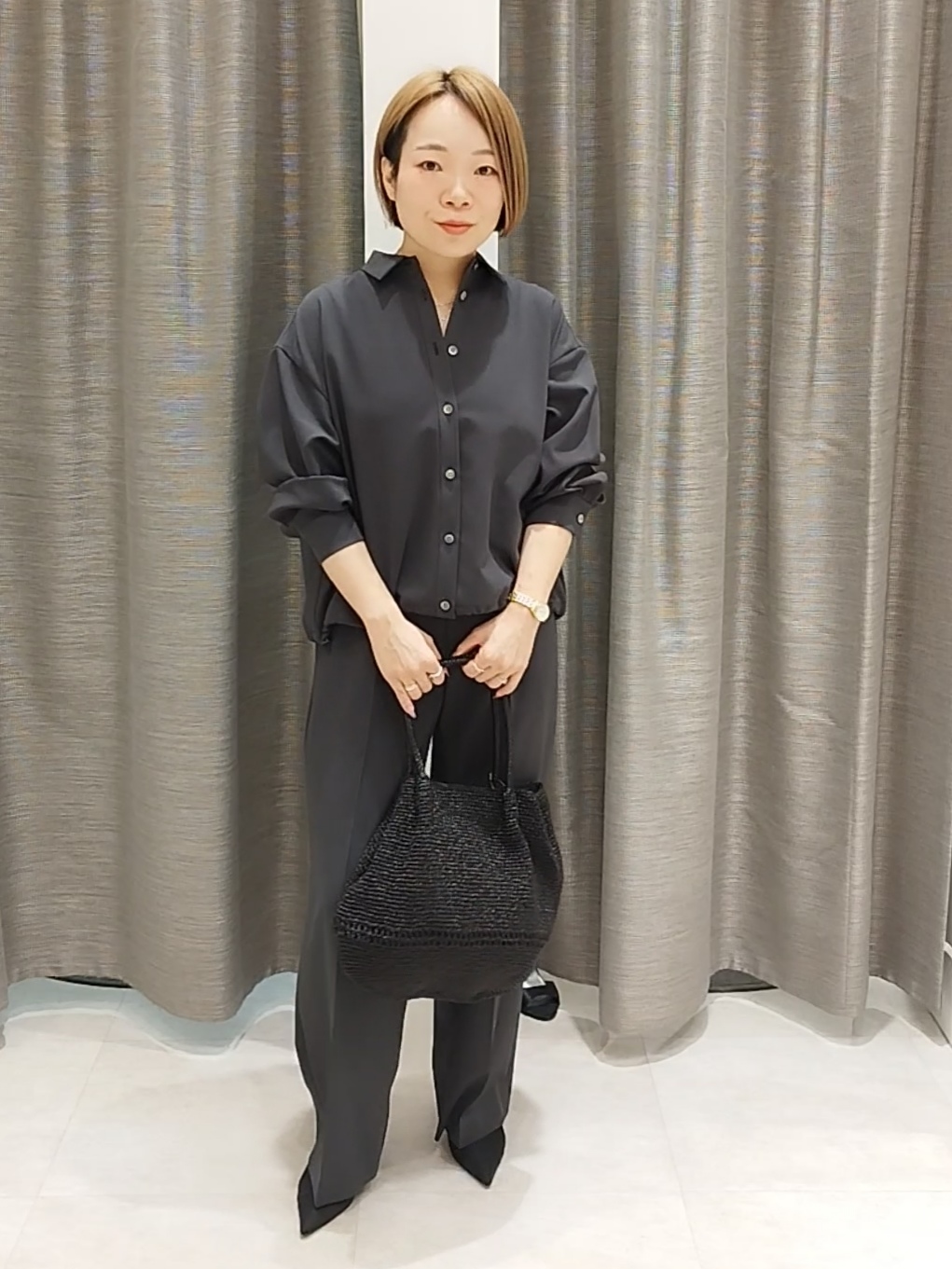s u g iさんの「UNTITLED｜【秋羽織り/セットアップ可/UVカット】エアリークールドロストシャツ」を使ったコーディネート