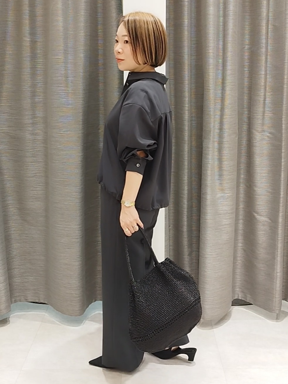 s u g iさんの「UNTITLED｜【秋羽織り/セットアップ可/UVカット】エアリークールドロストシャツ」を使ったコーディネート