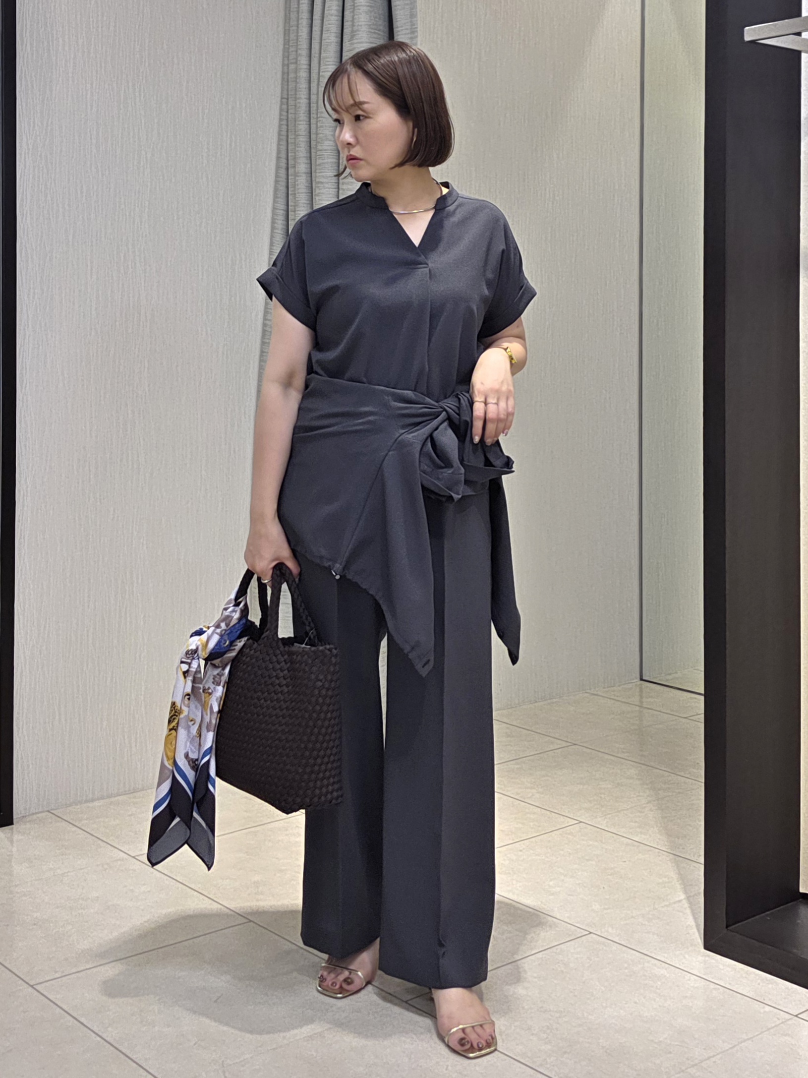 naokoさんの「UNTITLED｜【秋羽織り/セットアップ可/UVカット】エアリークールドロストシャツ」を使ったコーディネート