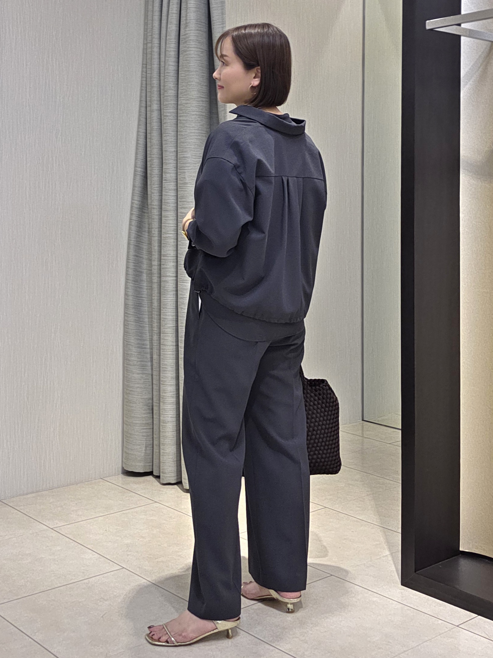 naokoさんの「UNTITLED｜【秋羽織り/セットアップ可/UVカット】エアリークールドロストシャツ」を使ったコーディネート
