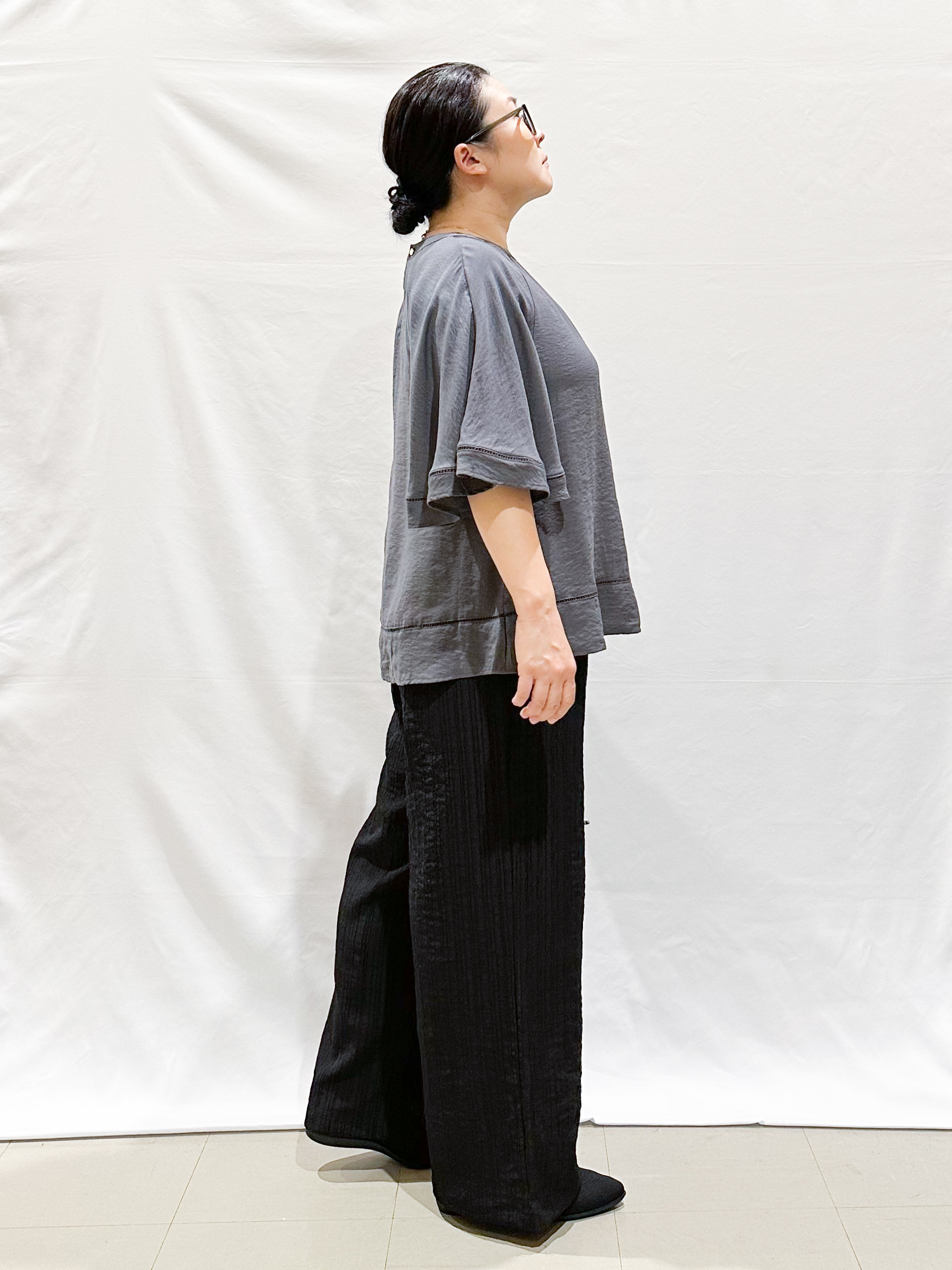 umeさんの「SHOO･LA･RUE｜【S-LL/洗濯機可/体型カバー】はしごレースがポイント スラブポンチョ風ブラウス」を使ったコーディネート