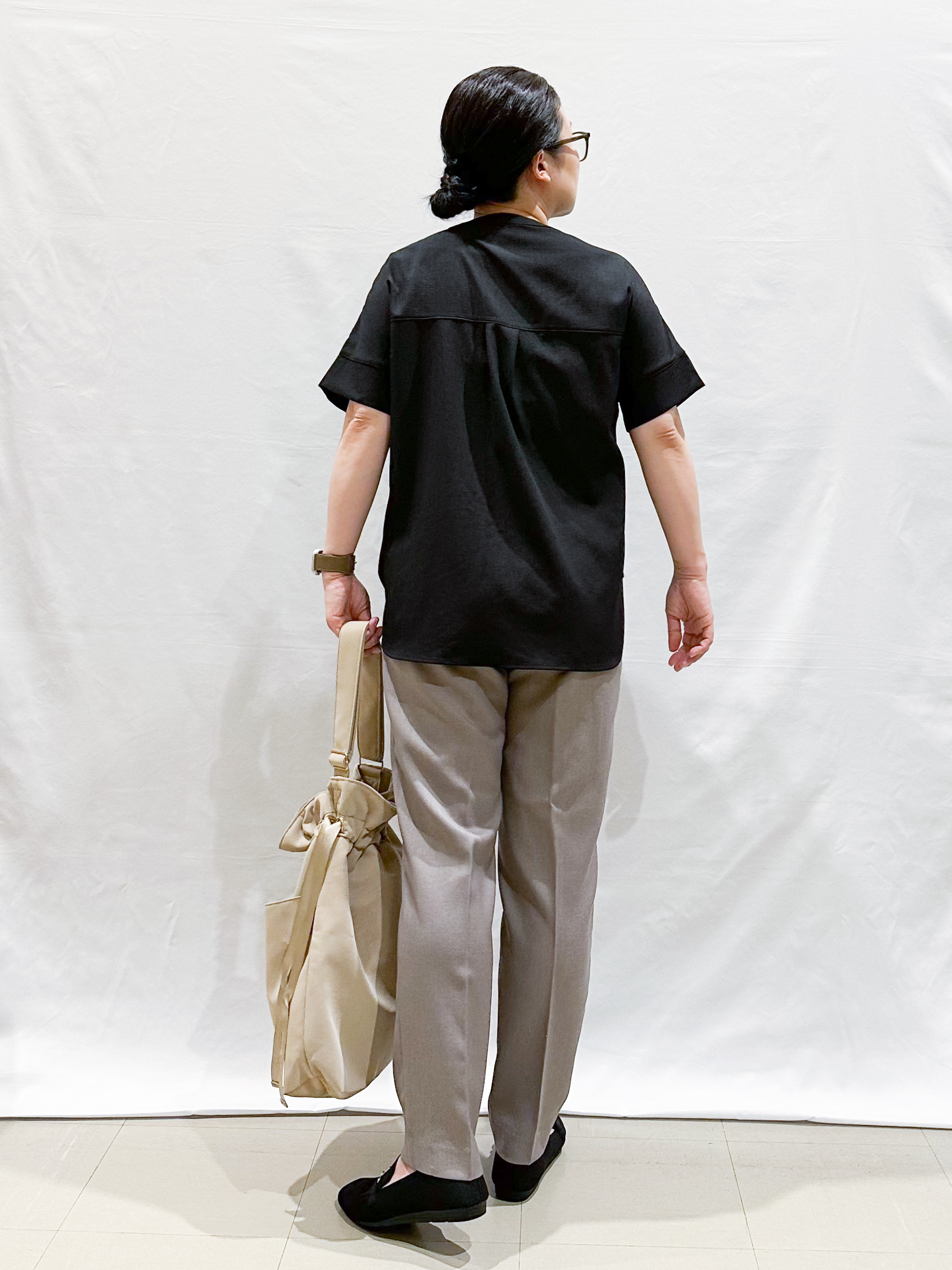 umeさんの「SHOO･LA･RUE｜【洗濯後しわになりにくい/UV/吸水速乾】Wポケットが目を引く オンオフ使えるスキッパーブラウス」を使ったコーディネート