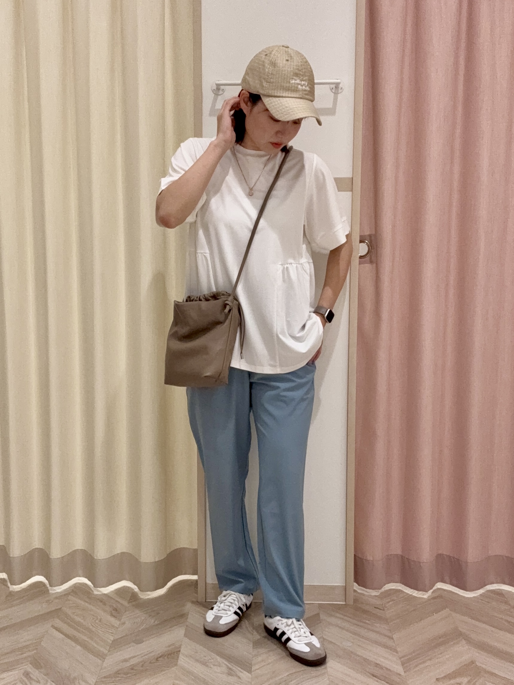 kさんの「SHOO･LA･RUE｜【S-LL/洗濯機可/UV】インせず着られる サイドギャザー切替トップス」を使ったコーディネート