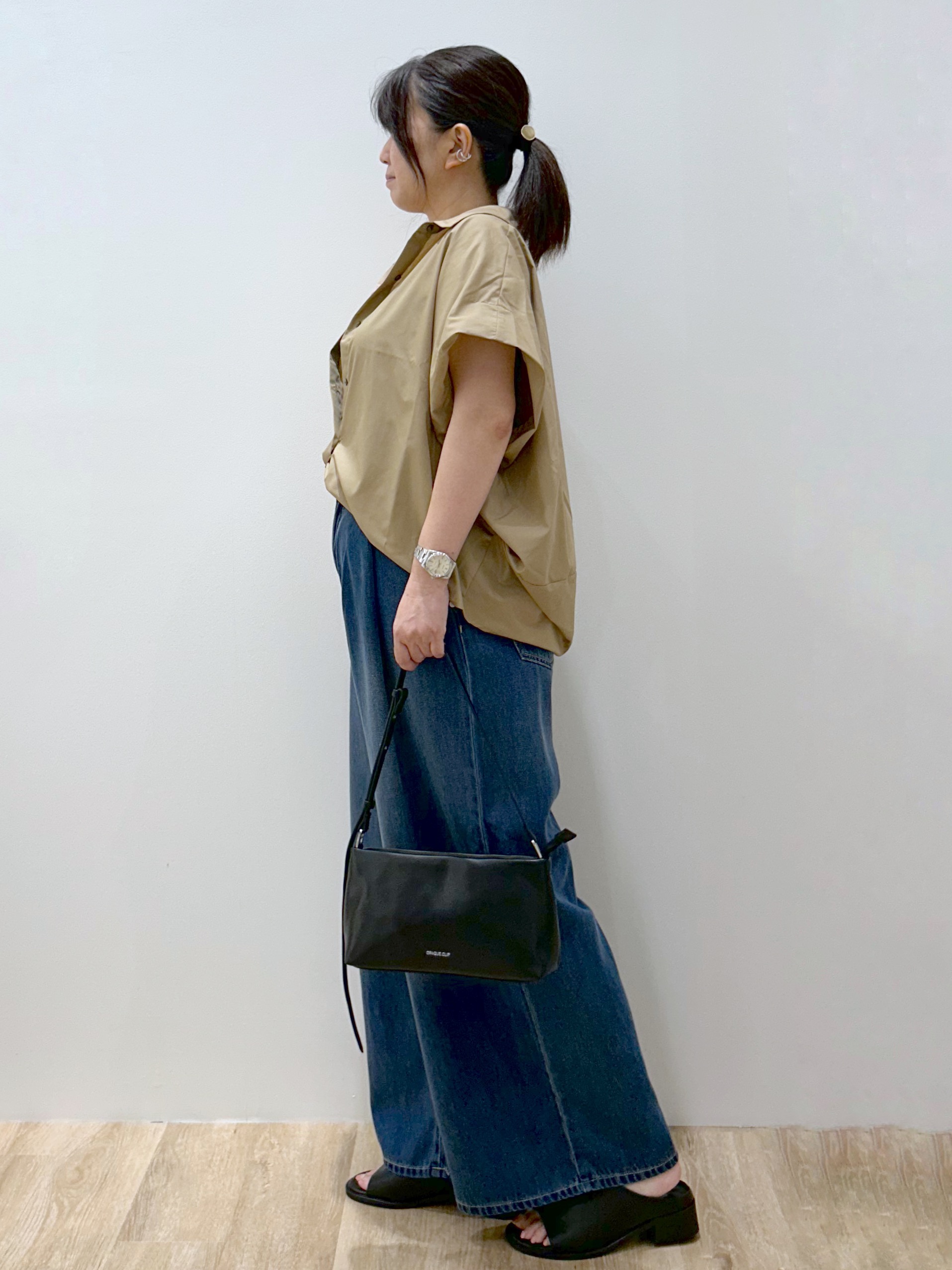 hiroさんの「OPAQUE.CLIP｜タックニュアンスフォルムシャツ【洗濯機OK】」を使ったコーディネート