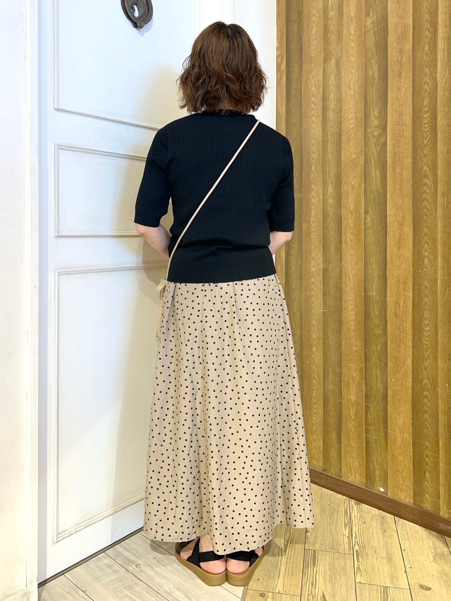 yuriyuriさんの「SHOO･LA･RUE｜【S-LL/洗濯機可】二の腕隠せる ヘンリーネック5分袖リブニット」を使ったコーディネート