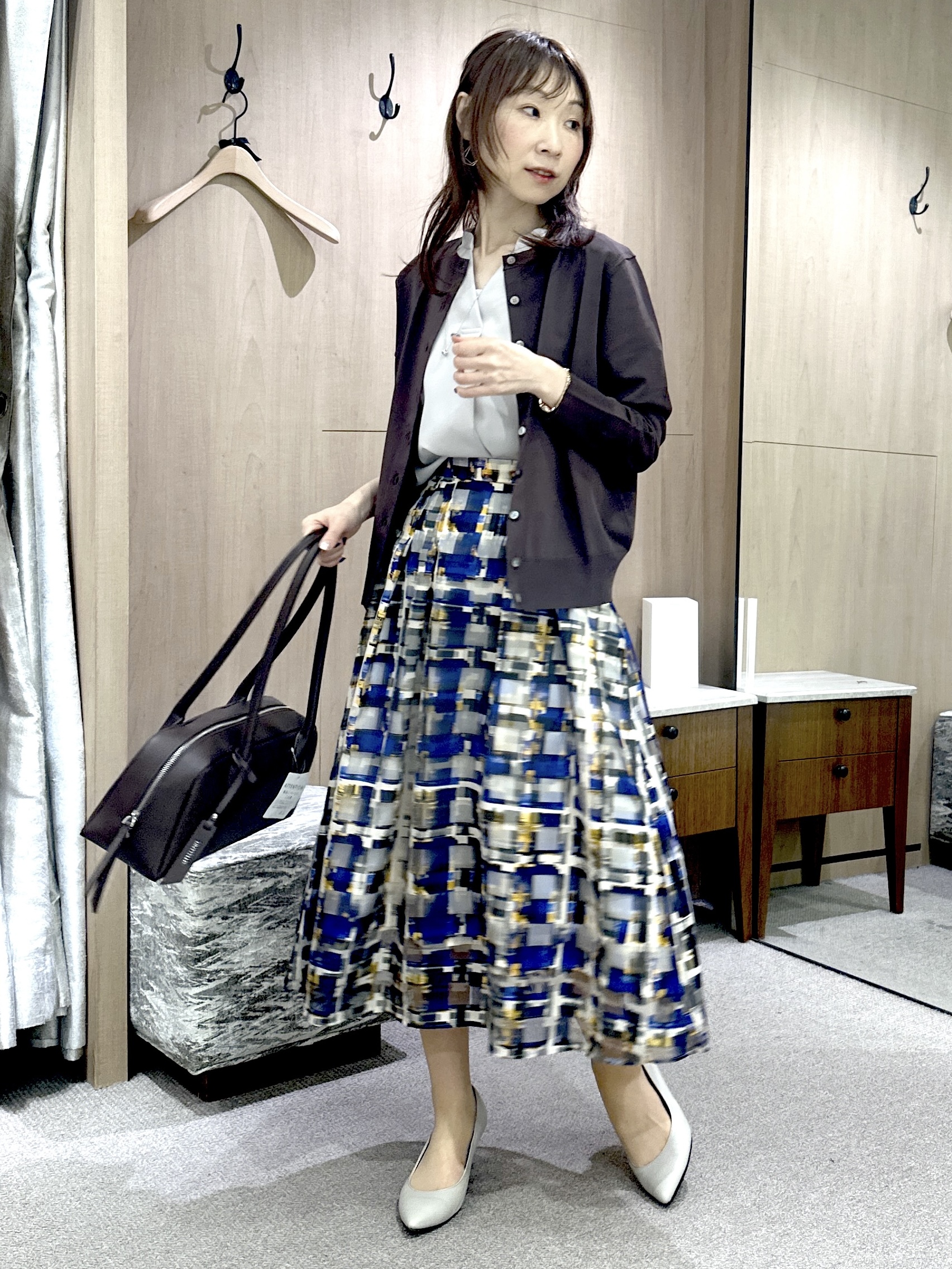Miwaさんの「UNTITLED｜【残暑も快適/セットアップ可/接触冷感】エアリークールブラウス」を使ったコーディネート
