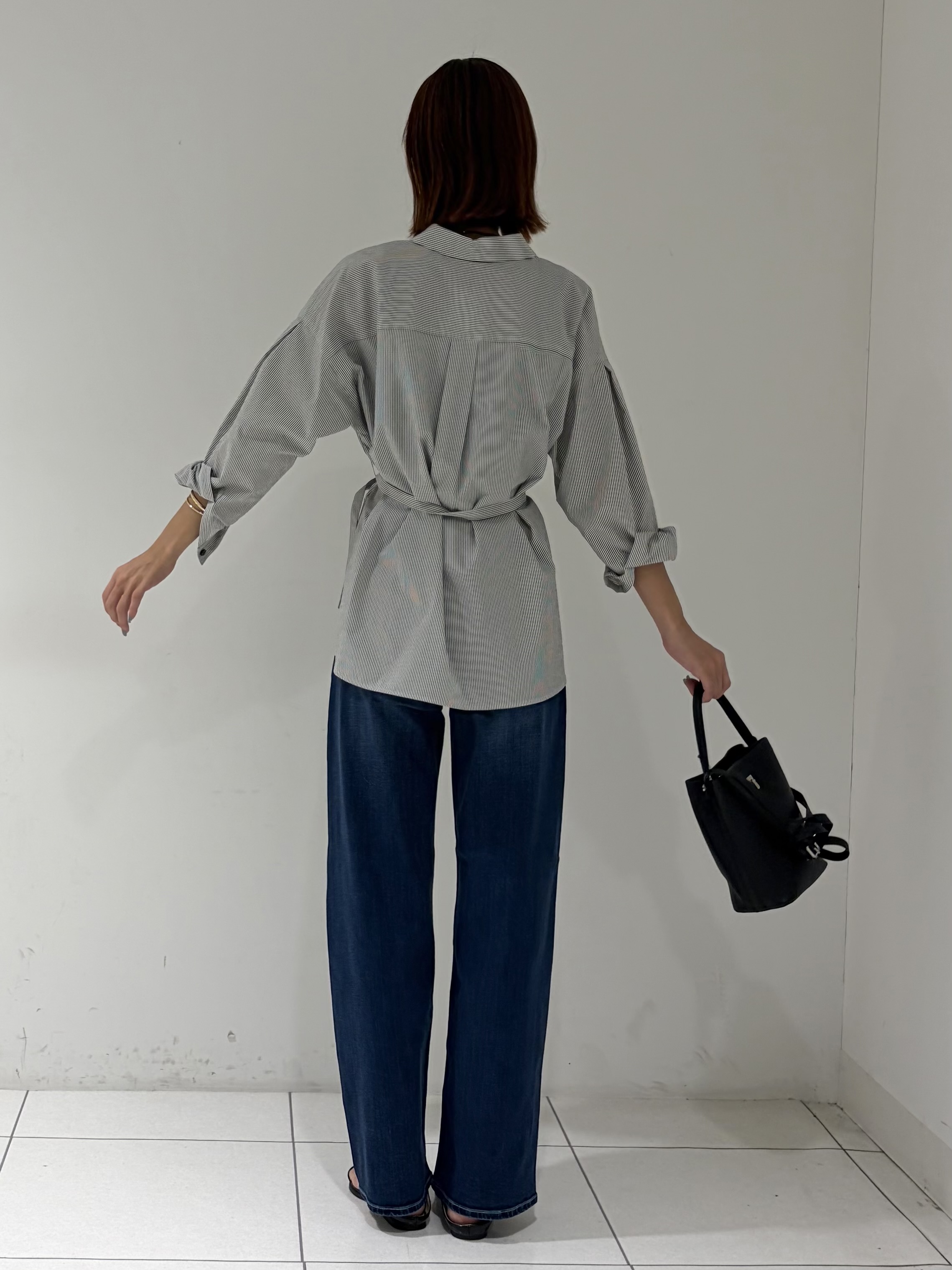 shioriさんの「INDIVI｜【洗える／UVケア／ベルト付】サッカー素材シャツ」を使ったコーディネート