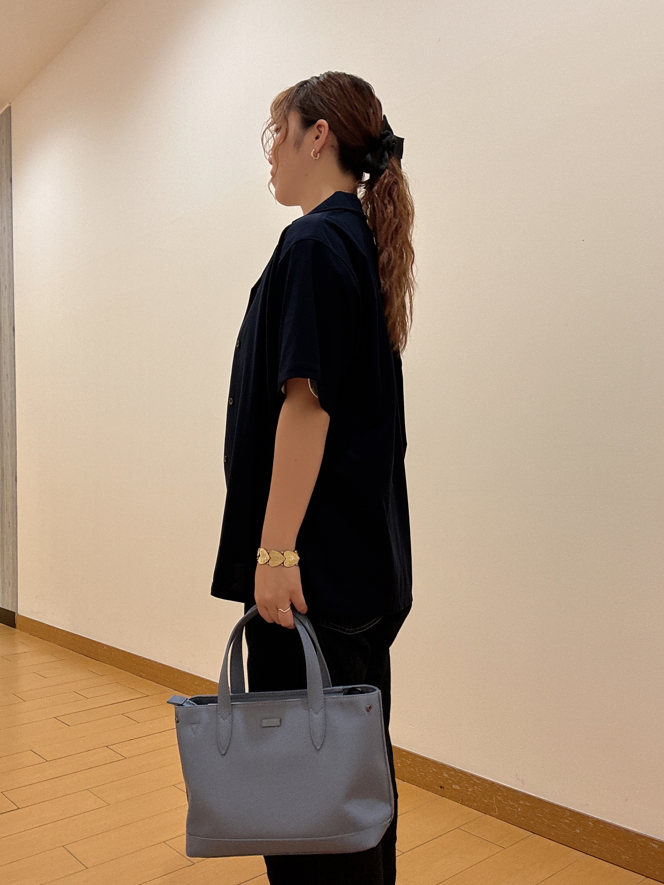 ヒナさんの「TAKEO KIKUCHI｜【汗染み軽減/接触冷感】フェイクレイヤード ワンポイント刺繍Ｔシャツ」を使ったコーディネート