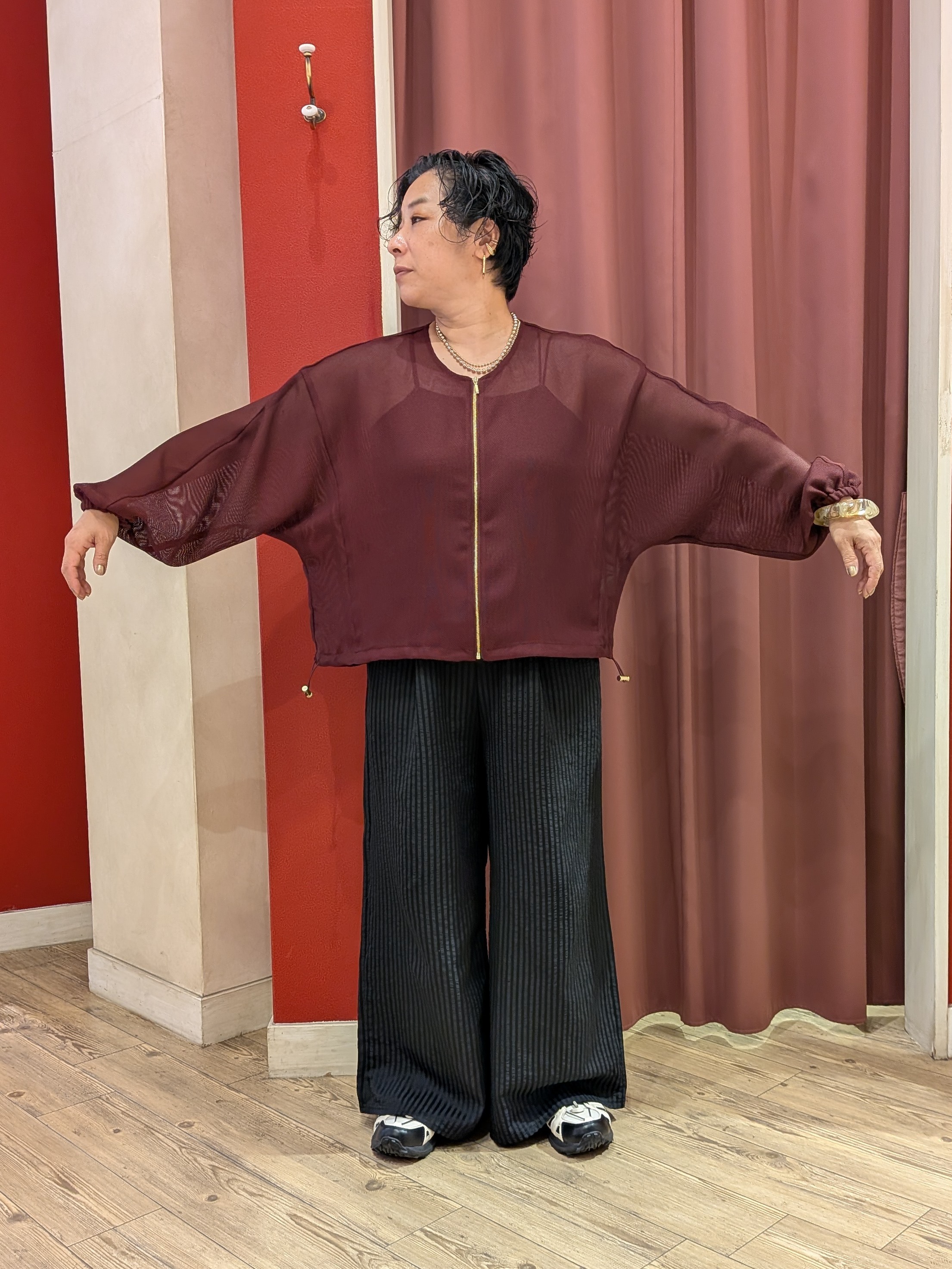 cameさんの「SHOO･LA･RUE｜【通気性〇/セットアップ可/洗濯機可】メッシュドルマン ジップブルゾン」を使ったコーディネート