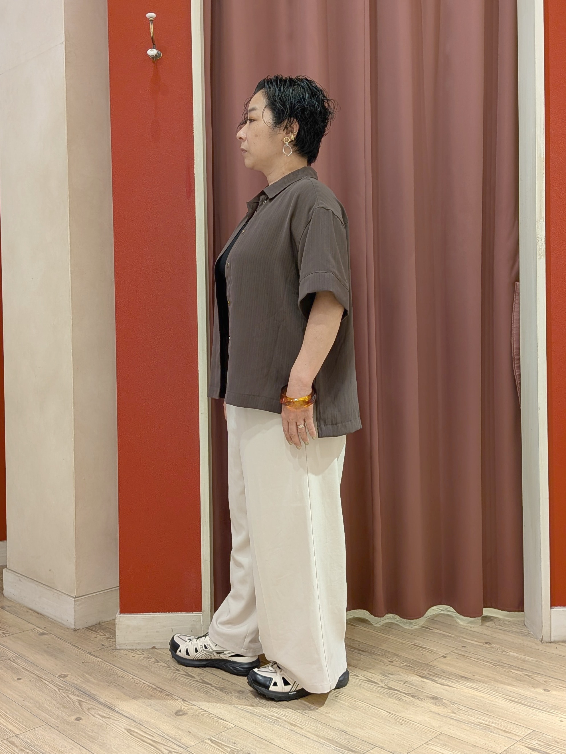 cameさんの「SHOO･LA･RUE｜【通気性〇/UV/S-LL】洗濯後しわになりにくい とろみストライプシャツ」を使ったコーディネート