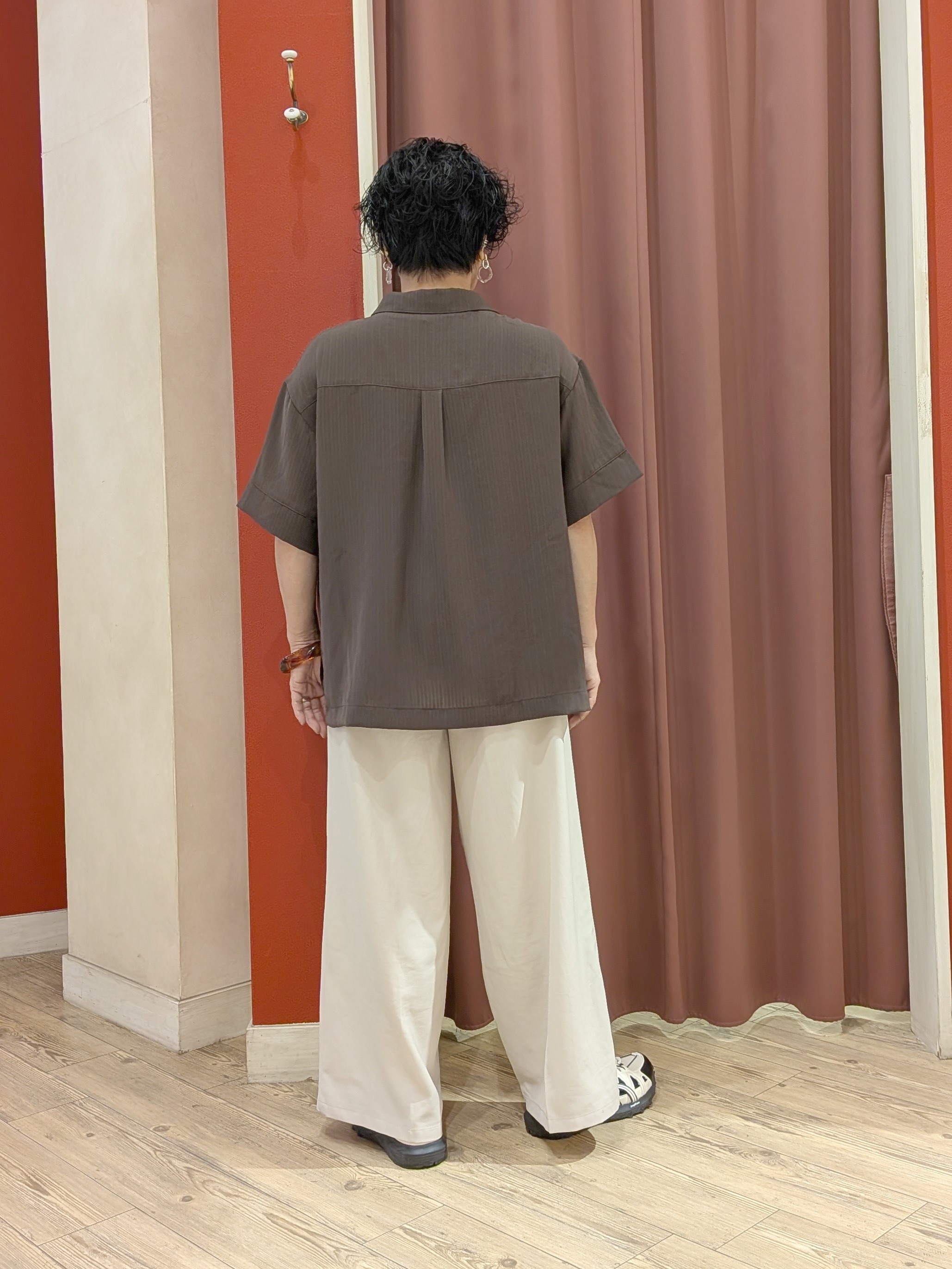 cameさんの「SHOO･LA･RUE｜【通気性〇/UV/S-LL】洗濯後しわになりにくい とろみストライプシャツ」を使ったコーディネート