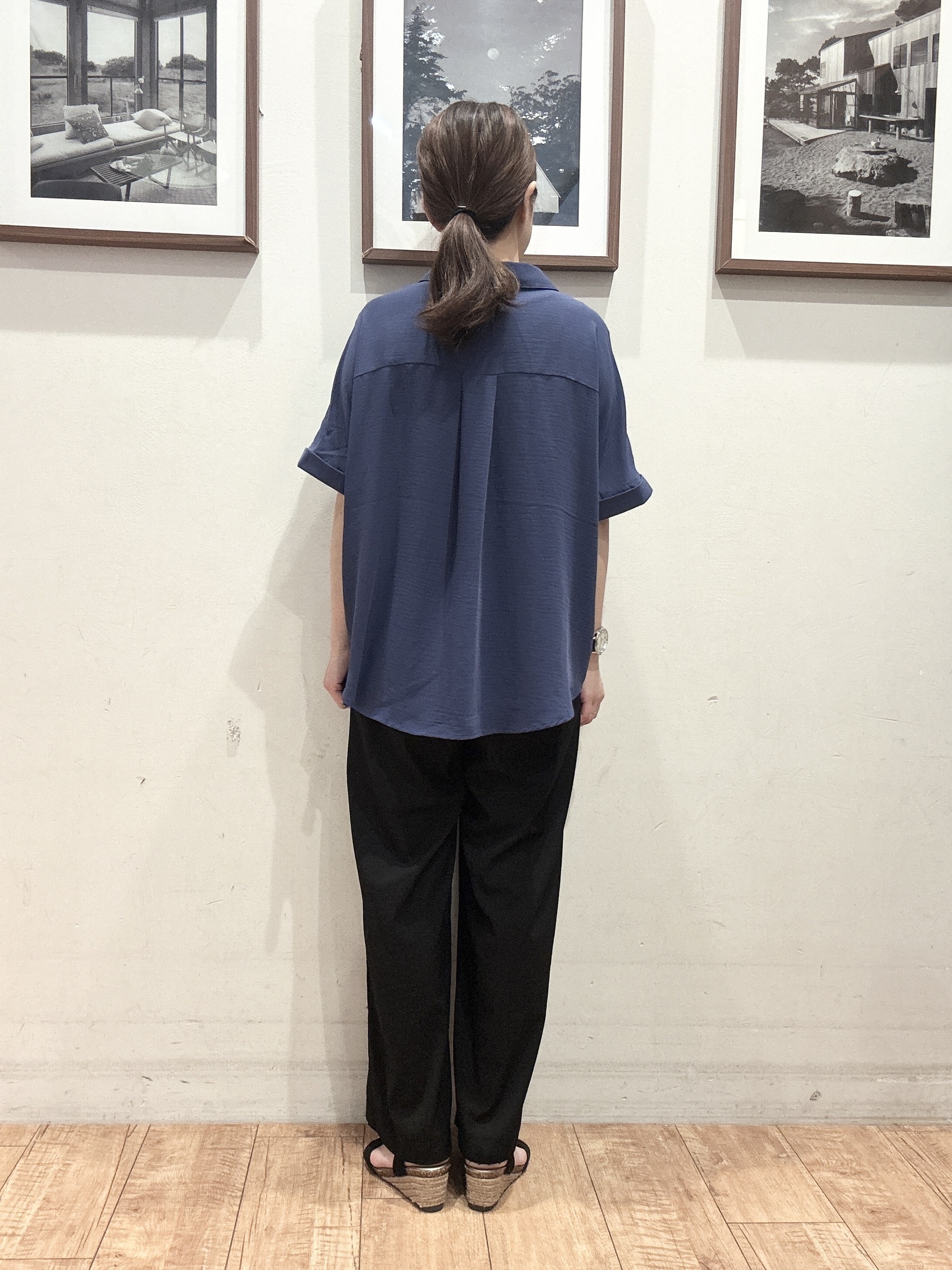 ユウキさんの「SHOO･LA･RUE｜【洗濯後しわになりにくい/体型カバー】二の腕も隠せる　お袖ロールアップ半袖シャツ」を使ったコーディネート