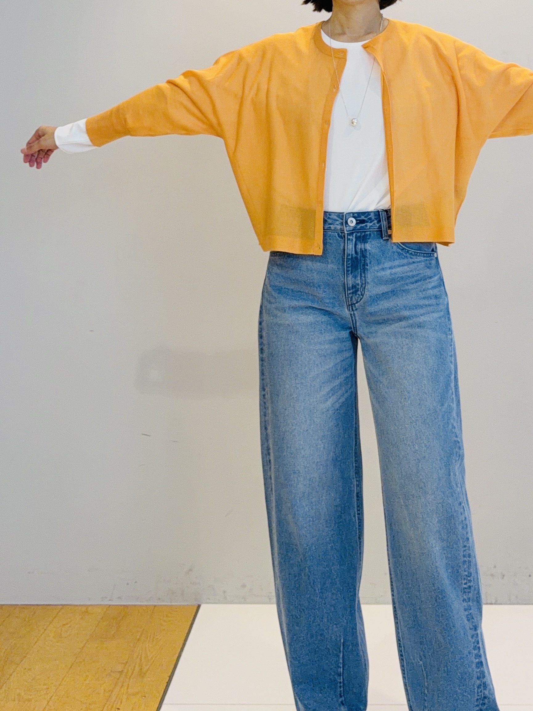 murayamaさんの「INDIVI｜【新作登場！】カーブシルエットデニム」を使ったコーディネート
