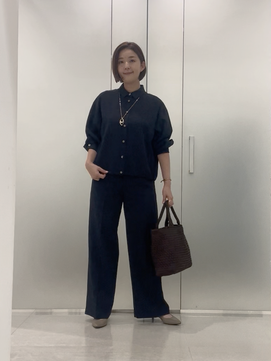 まどかさんの「UNTITLED｜【秋羽織り/セットアップ可/UVカット】エアリークールドロストシャツ」を使ったコーディネート