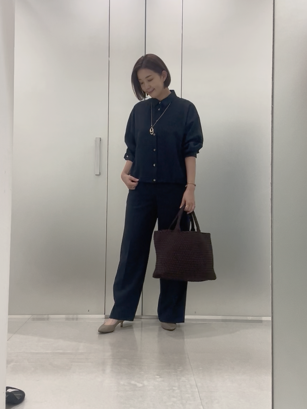まどかさんの「UNTITLED｜【秋羽織り/セットアップ可/UVカット】エアリークールドロストシャツ」を使ったコーディネート