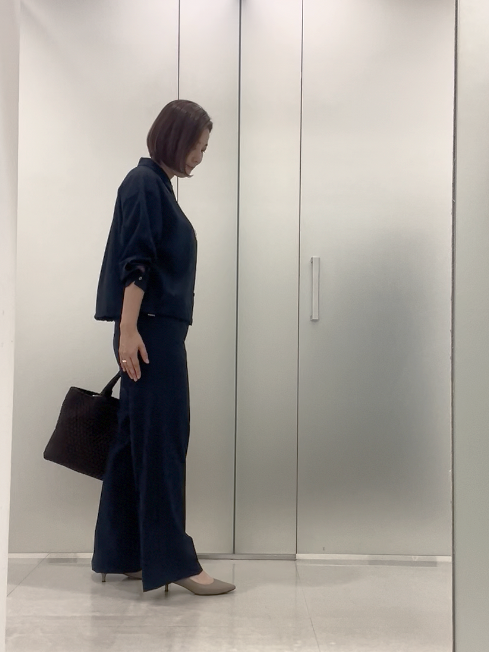 まどかさんの「UNTITLED｜【秋羽織り/セットアップ可/UVカット】エアリークールドロストシャツ」を使ったコーディネート