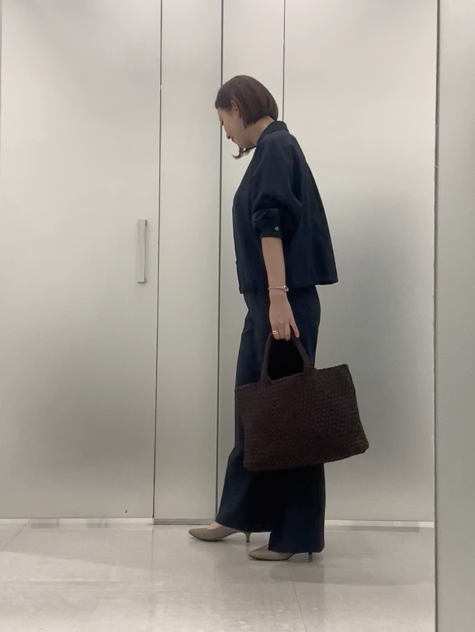 まどかさんの「UNTITLED｜【秋羽織り/セットアップ可/UVカット】エアリークールドロストシャツ」を使ったコーディネート