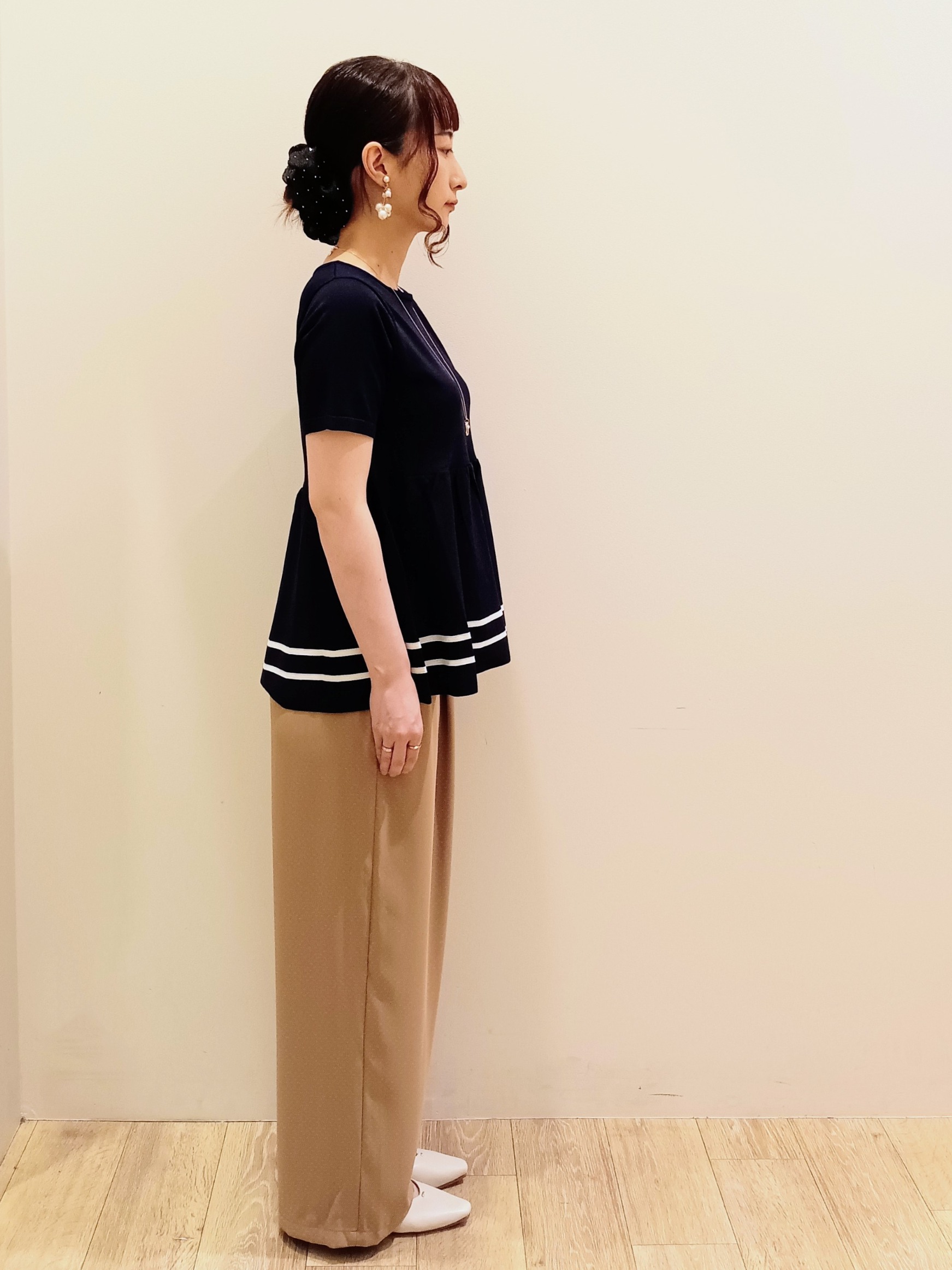 MKさんの「index｜【UVケア】裾ラインペプラムニット《洗濯機OK》」を使ったコーディネート