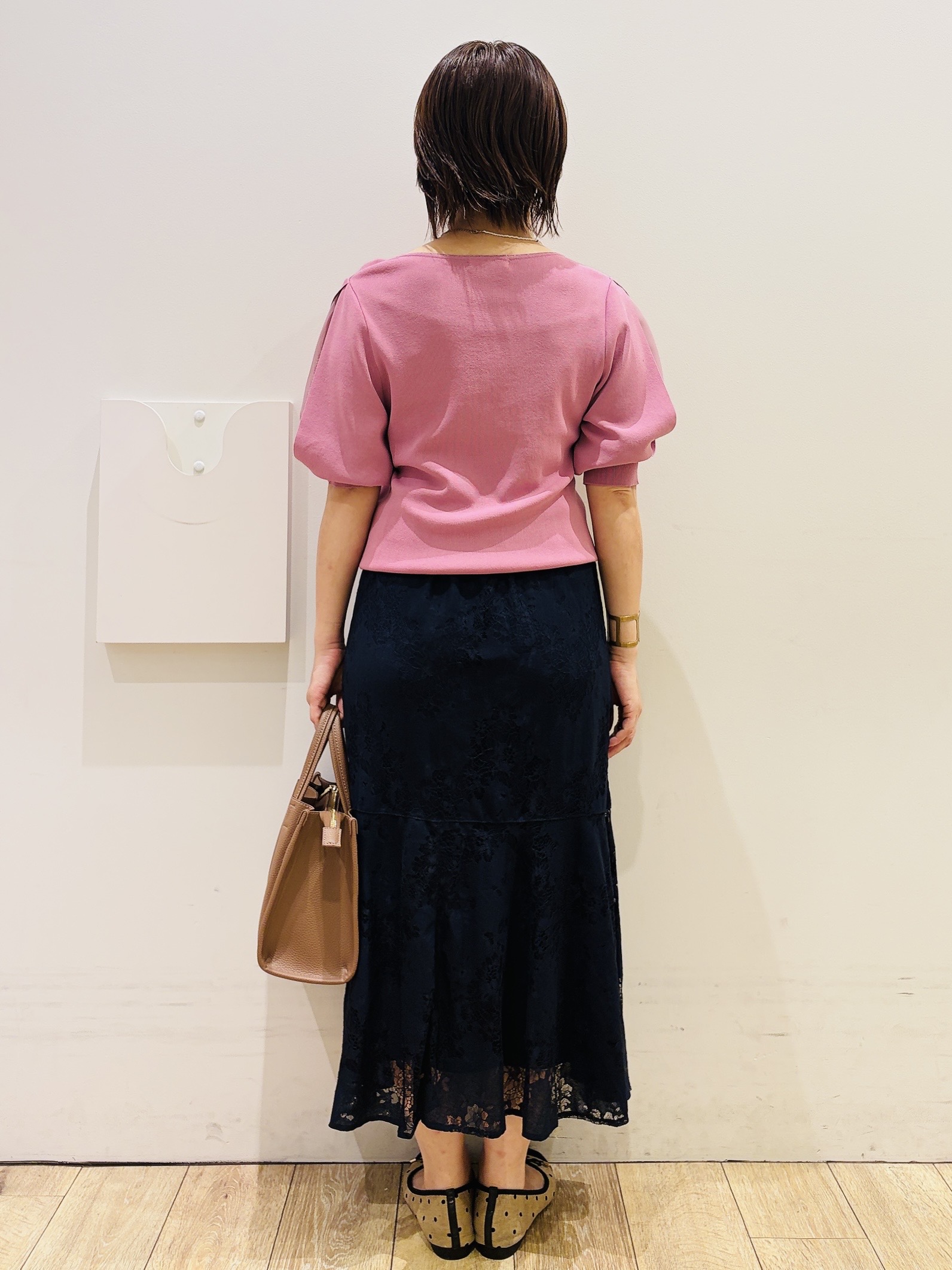 YUKOさんの「index｜【接触冷感／UVケア】クールタッチラップスリーブニット《洗濯機OK／XS～3L／9col》」を使ったコーディネート