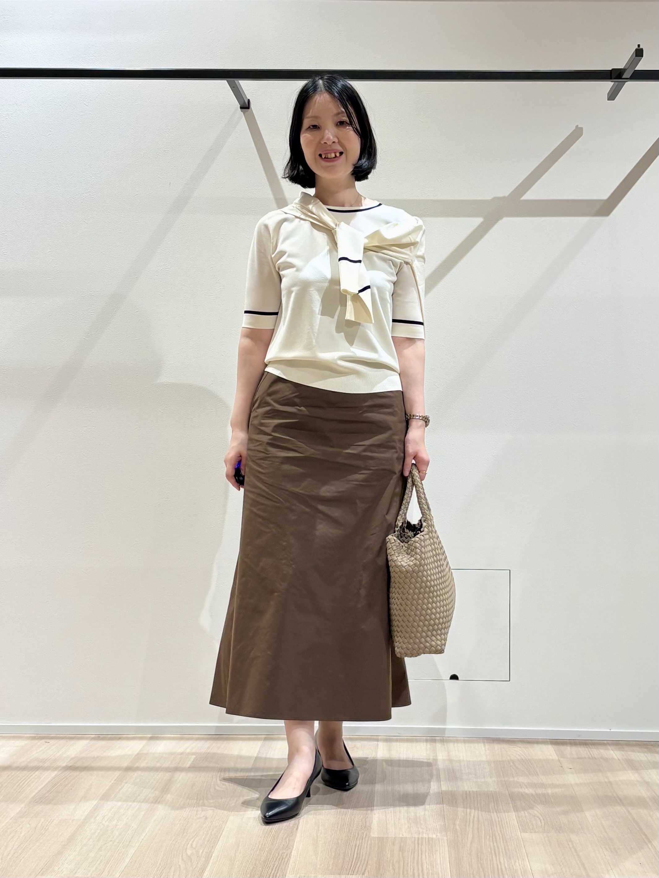 yさんの「UNTITLED｜【アンサンブル可/きれいめ/通勤】コンパクト5分袖ニット」を使ったコーディネート
