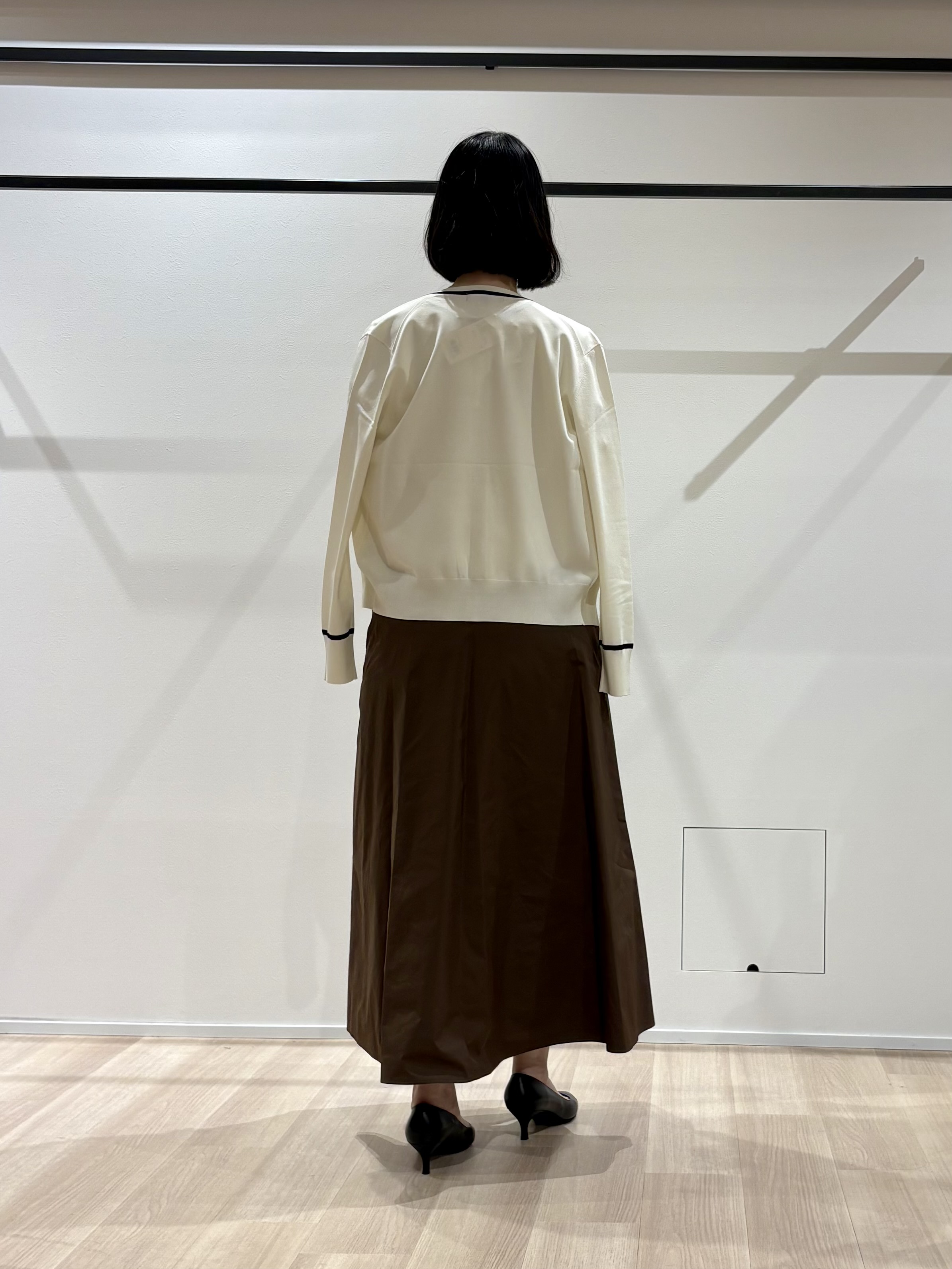 yさんの「UNTITLED｜【アンサンブル可/きれいめ/通勤】コンパクト5分袖ニット」を使ったコーディネート