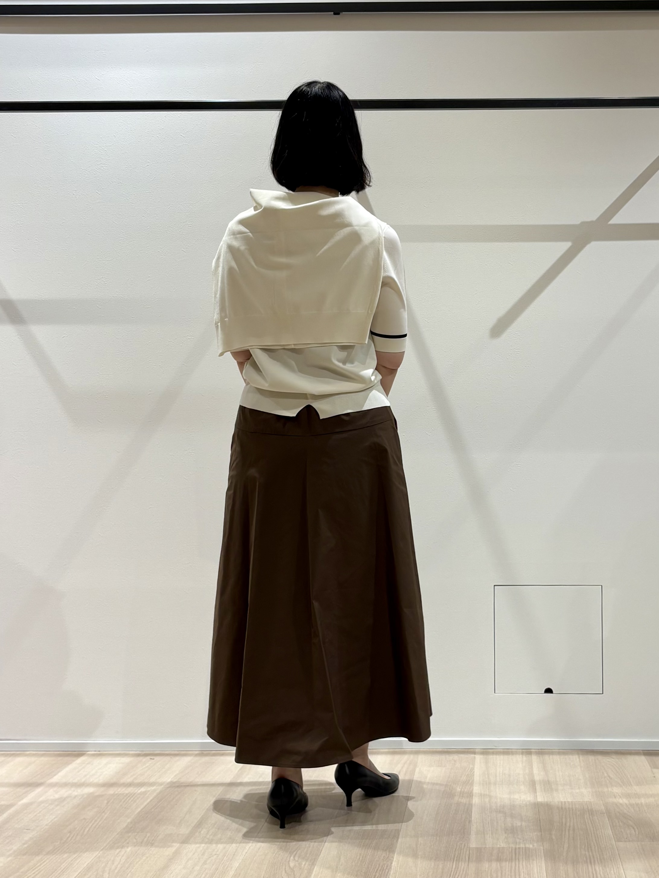 yさんの「UNTITLED｜【アンサンブル可/きれいめ/通勤】コンパクト5分袖ニット」を使ったコーディネート