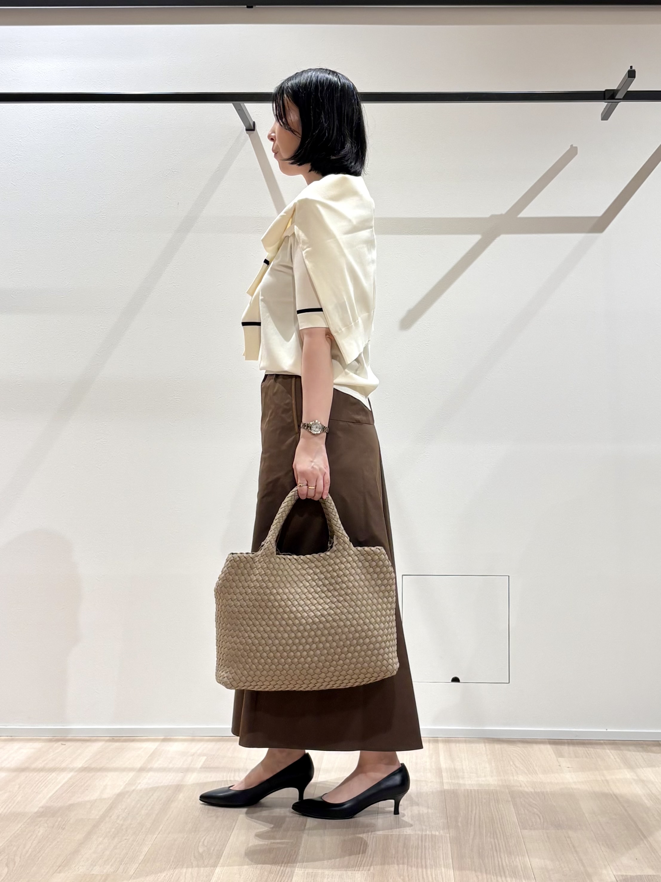 yさんの「UNTITLED｜【アンサンブル可/きれいめ/通勤】コンパクト5分袖ニット」を使ったコーディネート