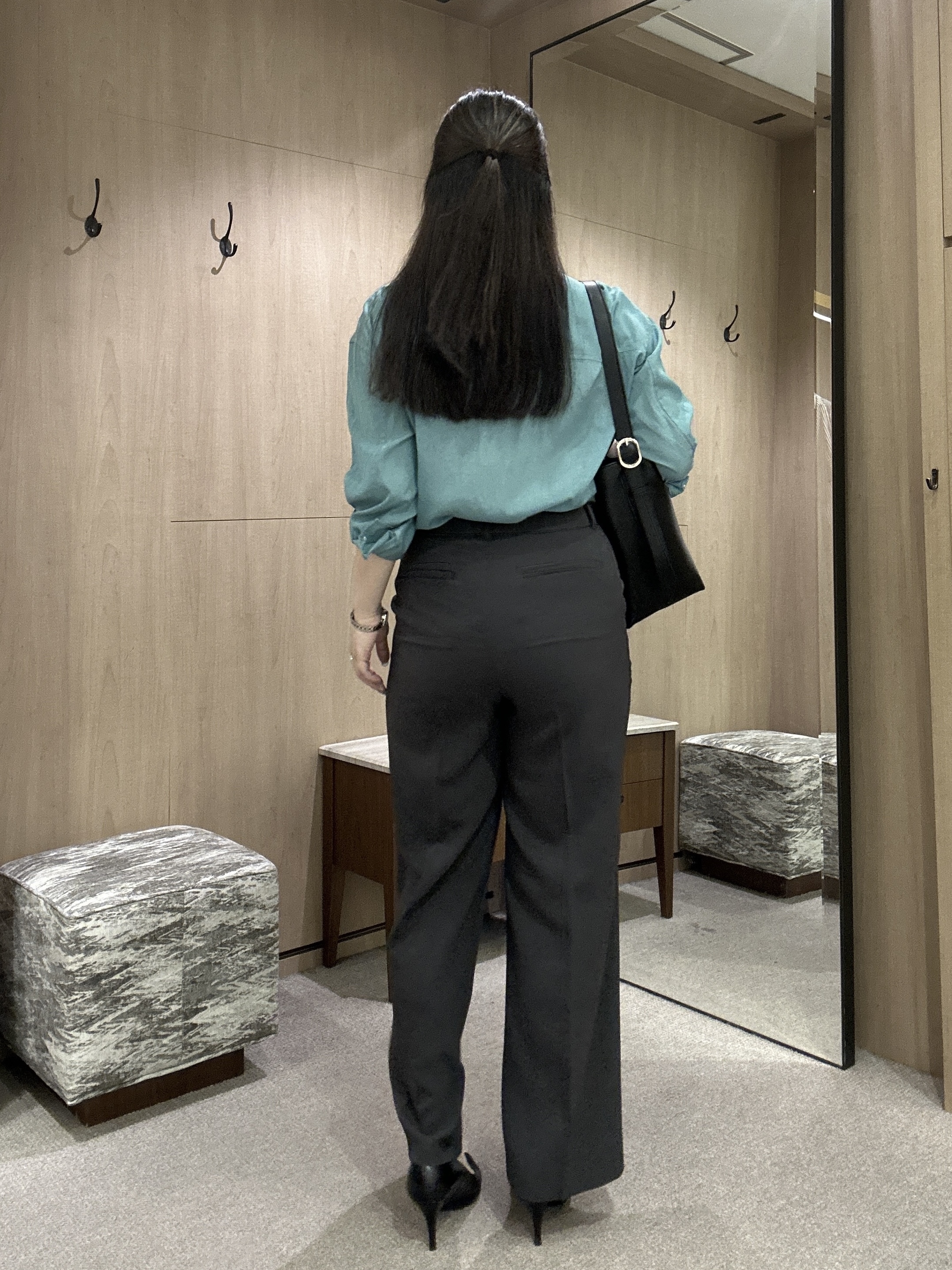YURIさんの「UNTITLED｜【秋羽織り/肌に張り付きにくい】シルキータッチシアーシャツ」を使ったコーディネート