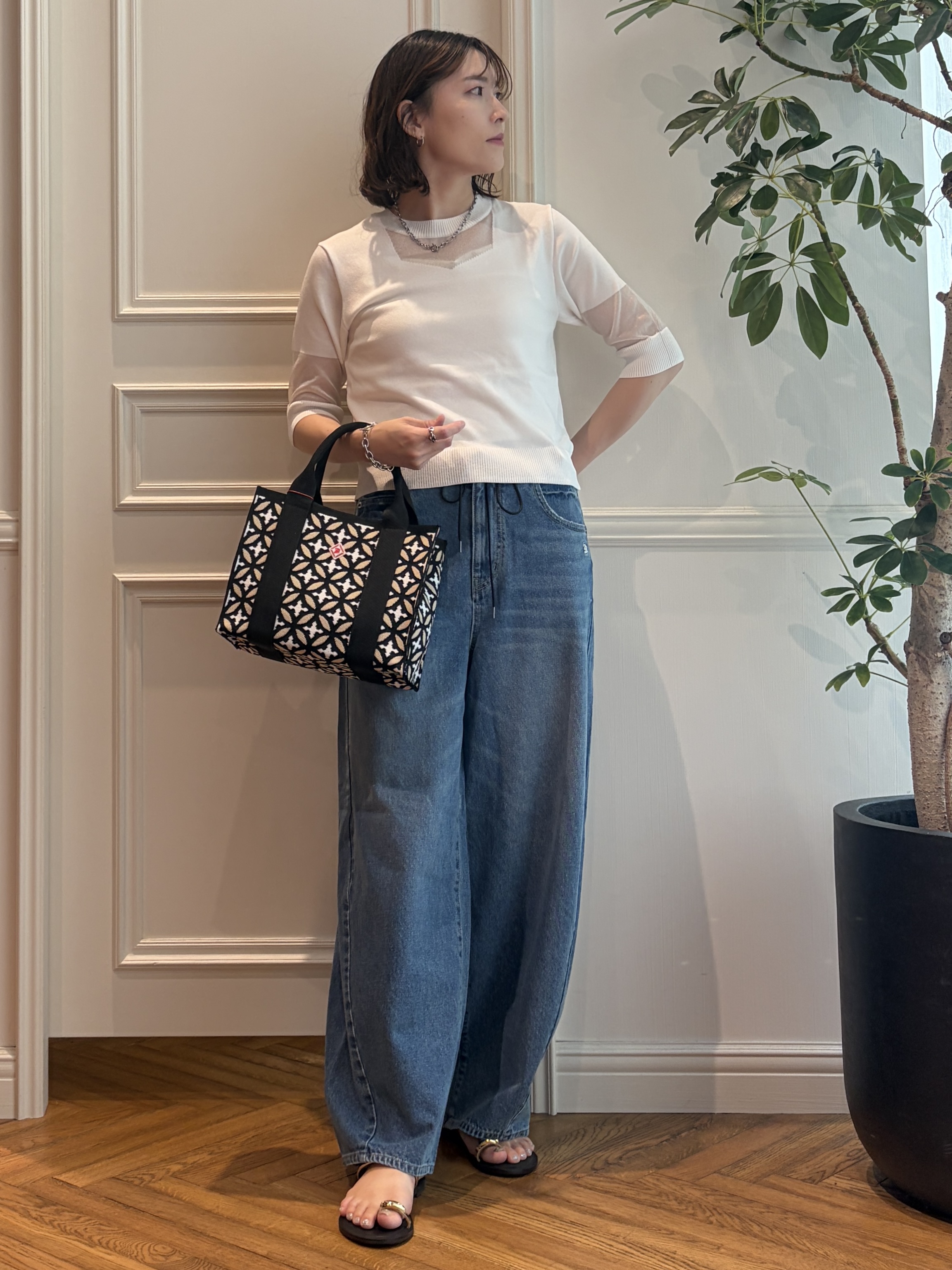 nakaoさんの「DRESSTERIOR｜NICOLAS LAINAS（ニコラスライナス）ソフトソールトングサンダル」を使ったコーディネート