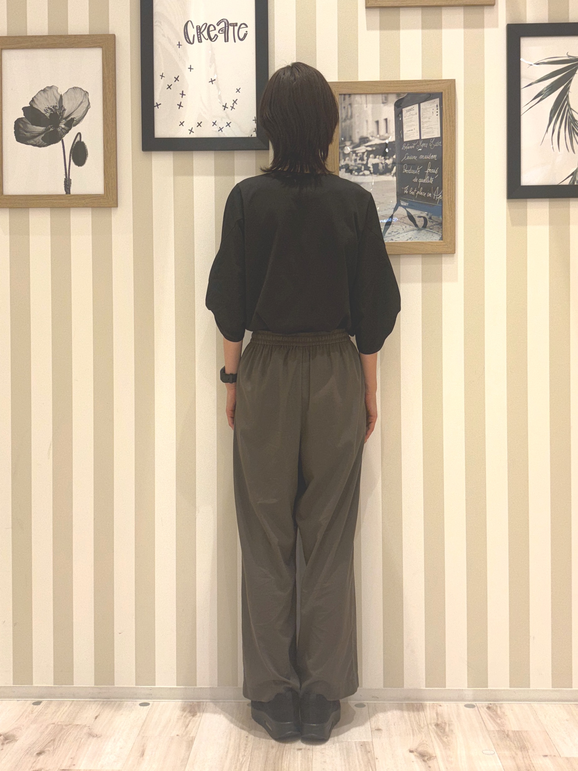 たまごがにさんの「SHOO･LA･RUE｜【S-LL/洗濯機可/二の腕カバー】楽に上品見え ツイストスリーブトップス」を使ったコーディネート