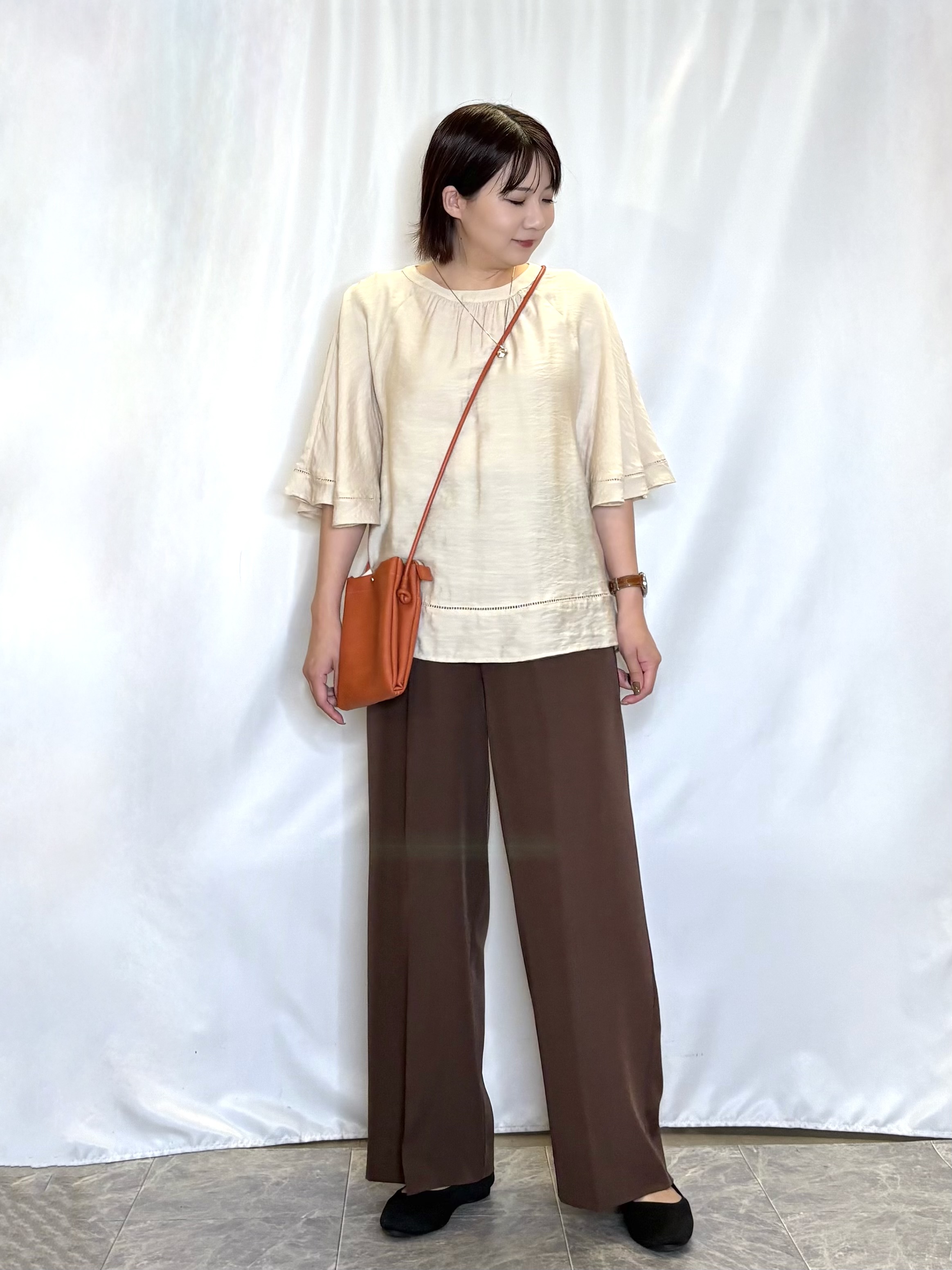 ネリさんの「SHOO･LA･RUE｜【S-LL/洗濯機可/体型カバー】はしごレースがポイント スラブポンチョ風ブラウス」を使ったコーディネート