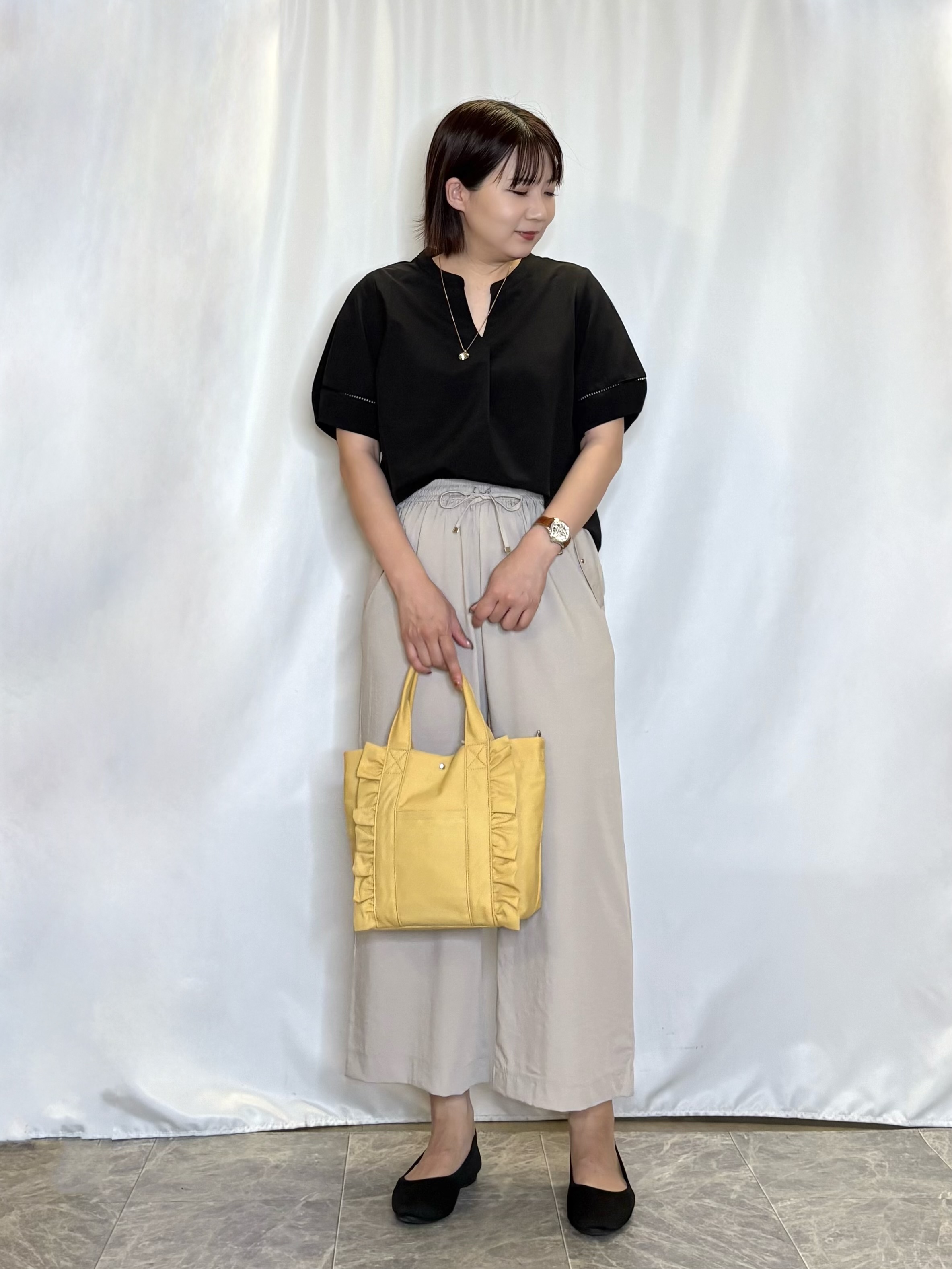 ネリさんの「SHOO･LA･RUE｜【洗濯後しわになりにくい/インせずきまる】シンプルだけど女性らしい 麻調スキッパーブラウス」を使ったコーディネート