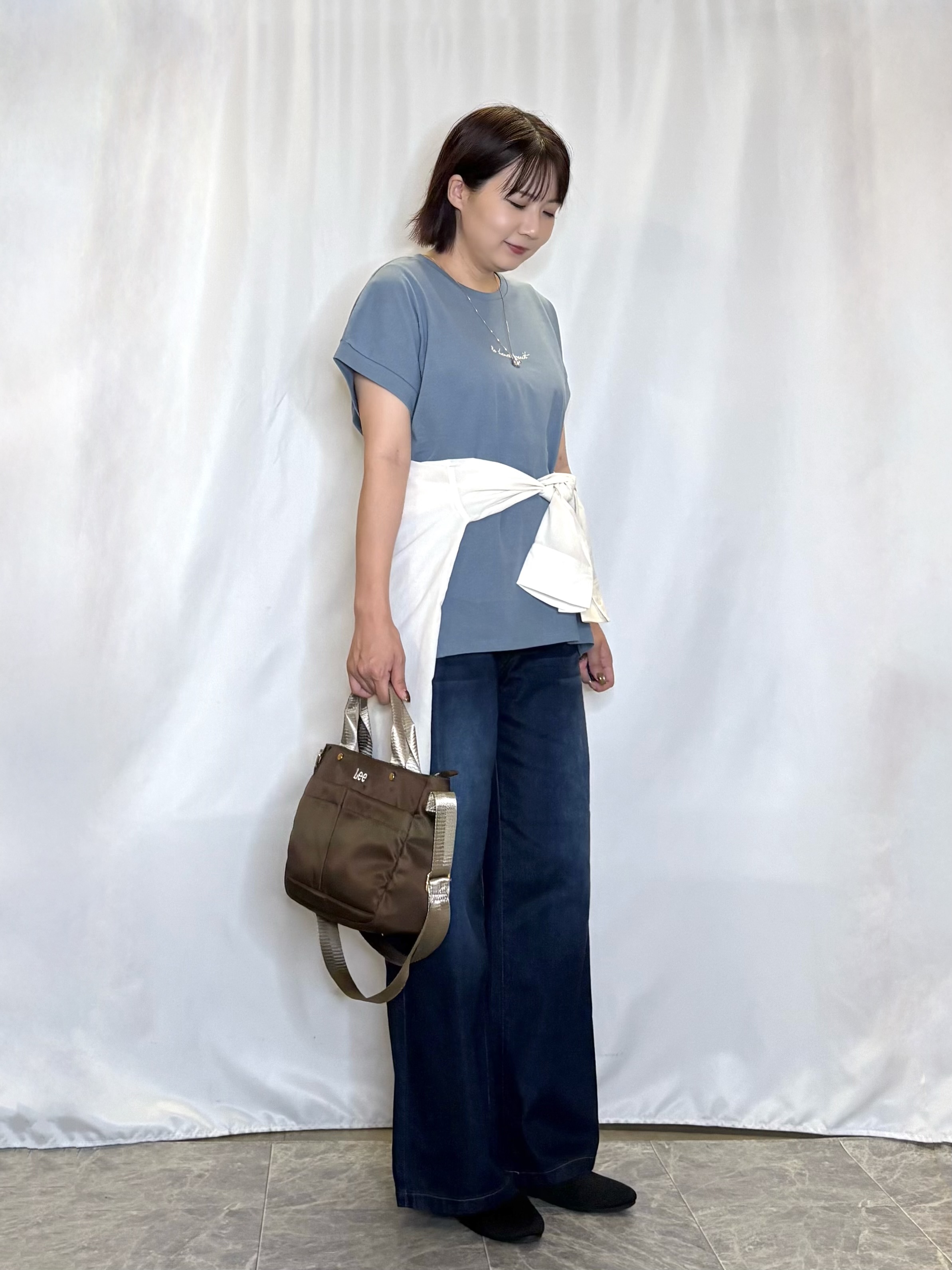 ネリさんの「SHOO･LA･RUE｜【通気性〇/S-LL/洗濯機可】大人のきちんとベーシックシャツ」を使ったコーディネート
