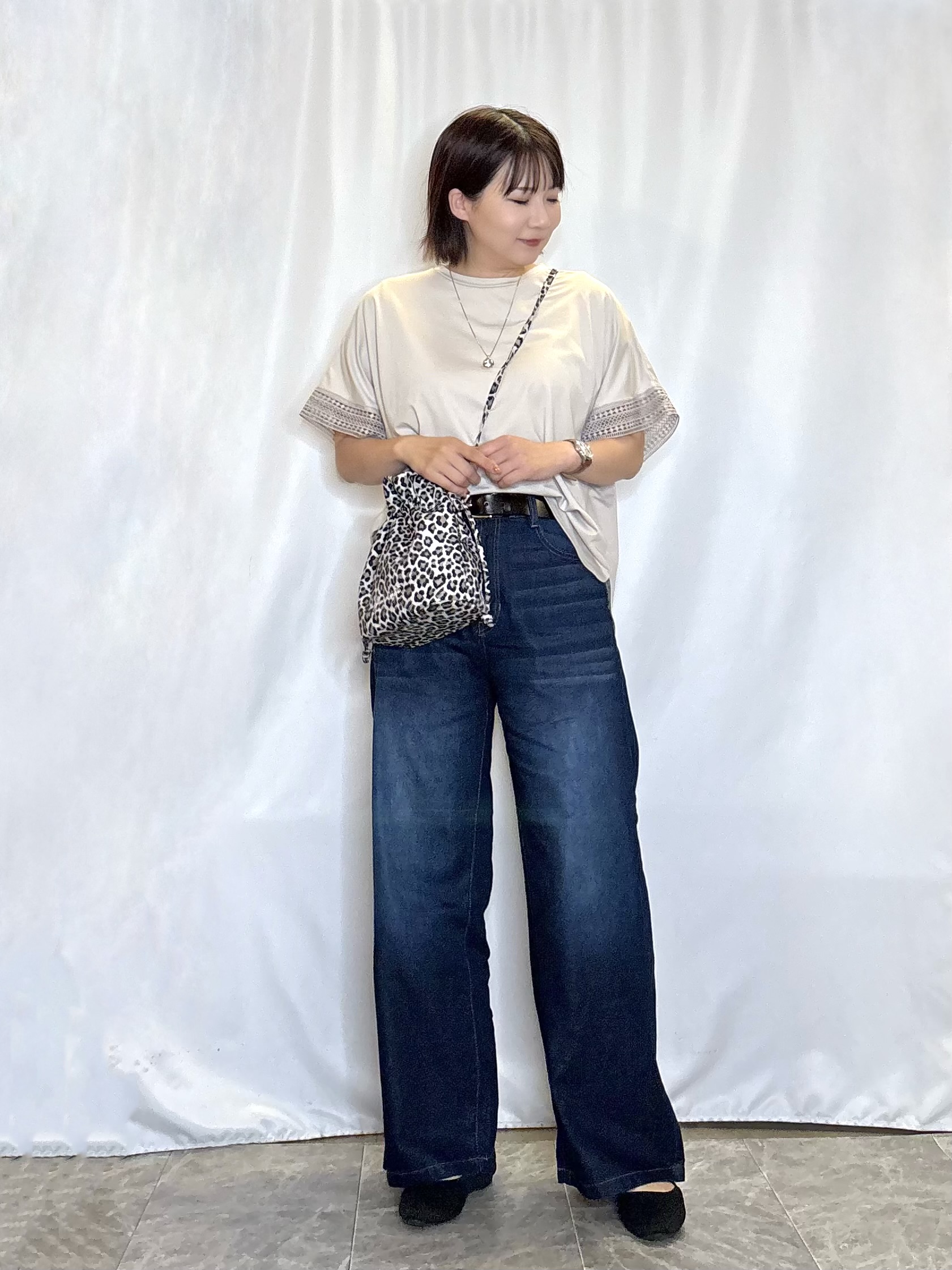 ネリさんの「SHOO･LA･RUE｜【UV/洗濯機可/体型カバー】ヒップ周りが隠せる お袖レースTシャツ」を使ったコーディネート