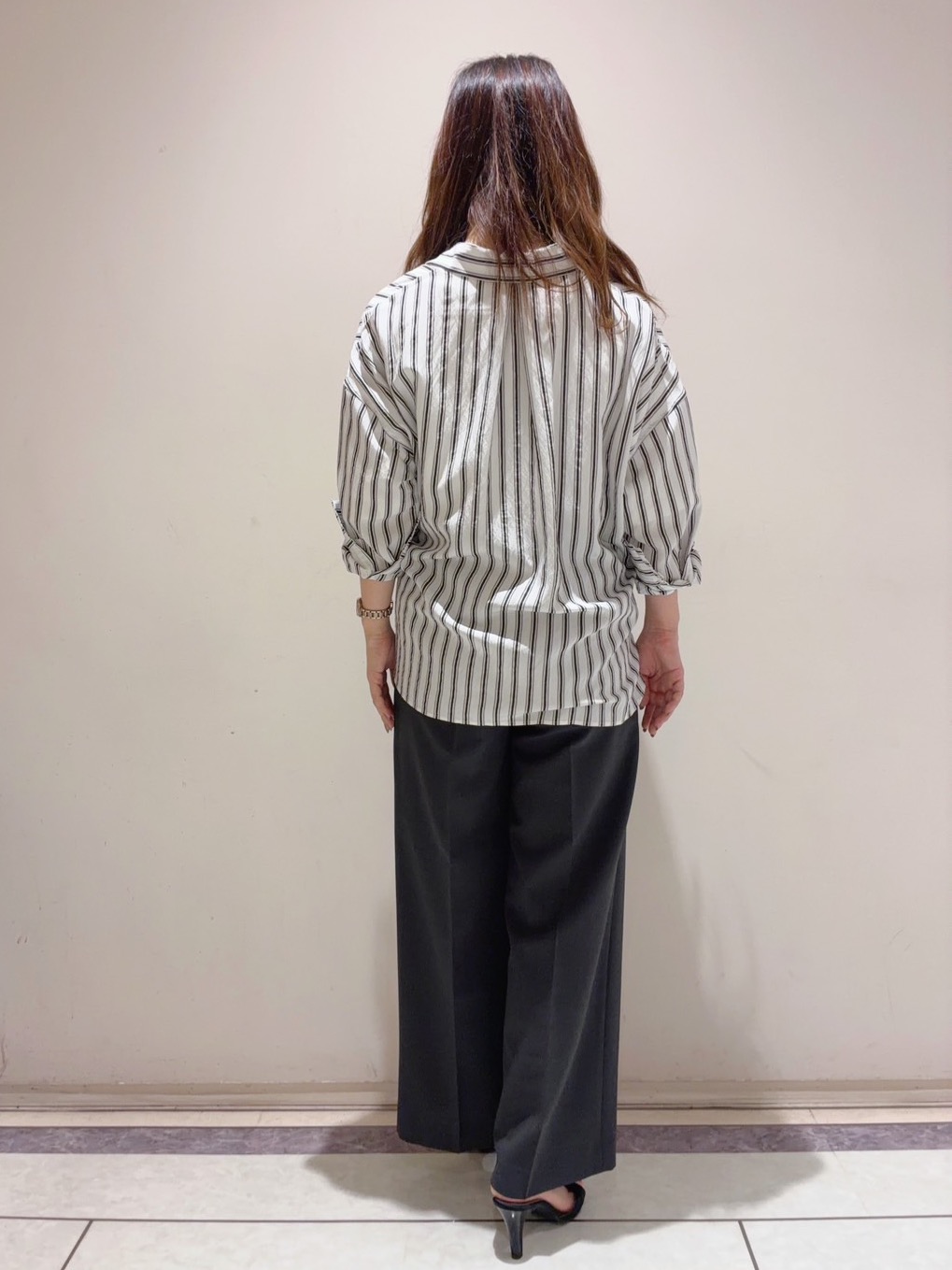 ユナさんの「UNTITLED｜ストライプシャツ」を使ったコーディネート