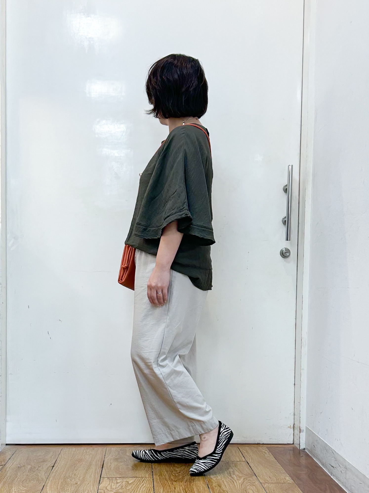 haruさんの「SHOO･LA･RUE｜【S-LL/洗濯機可/体型カバー】はしごレースがポイント スラブポンチョ風ブラウス」を使ったコーディネート