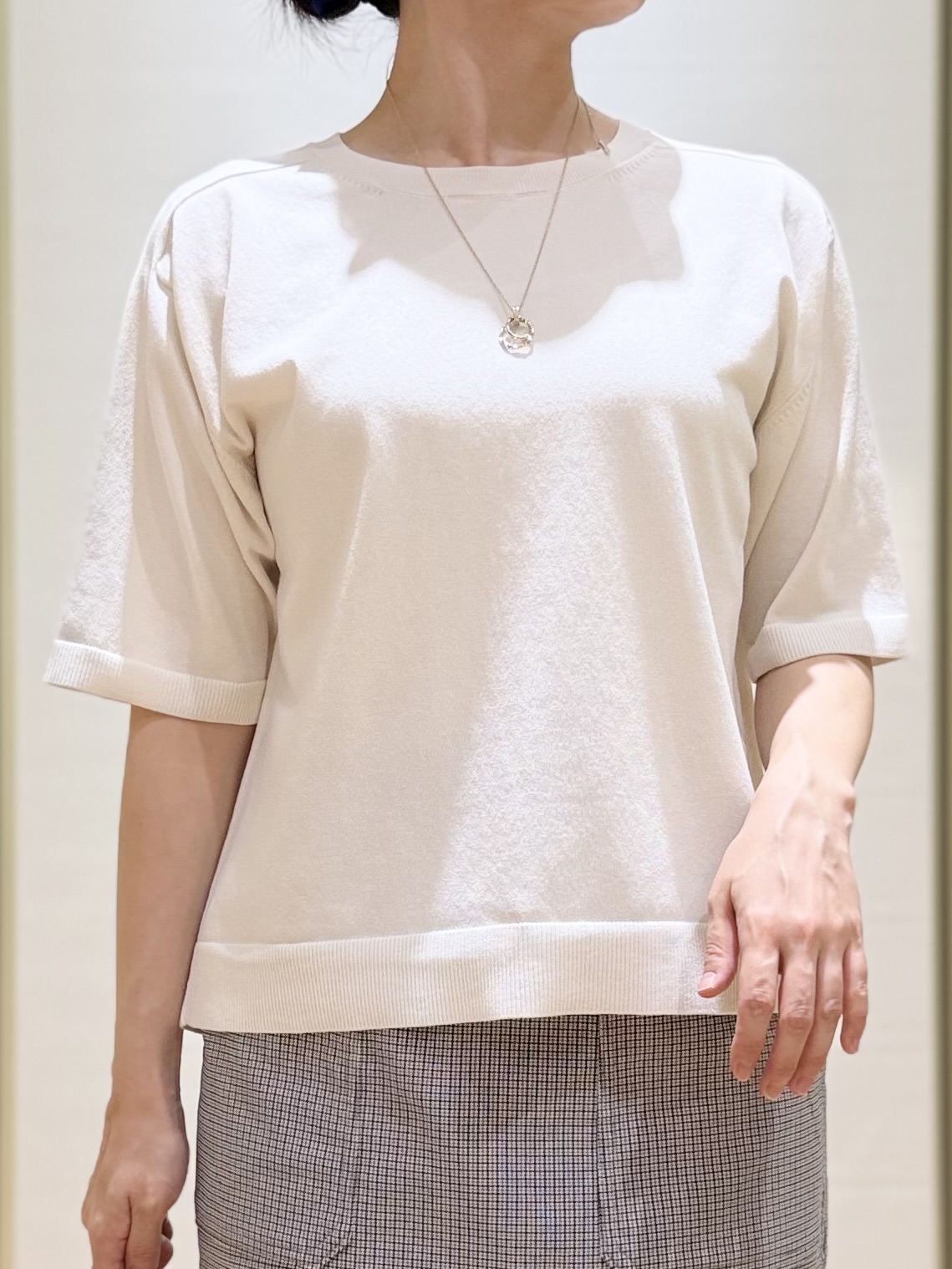 あんりさんの「grove｜【UVカット・洗濯機◎】Tシャツ感覚で着られるコットン混ニット」を使ったコーディネート