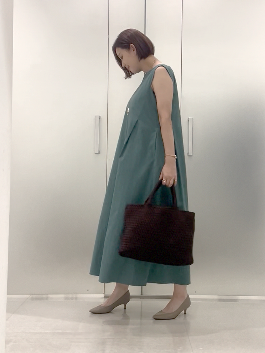 まどかさんの「UNTITLED｜【残暑も快適/接触冷感/UVカット/吸水速乾】Aラインロングワンピース」を使ったコーディネート