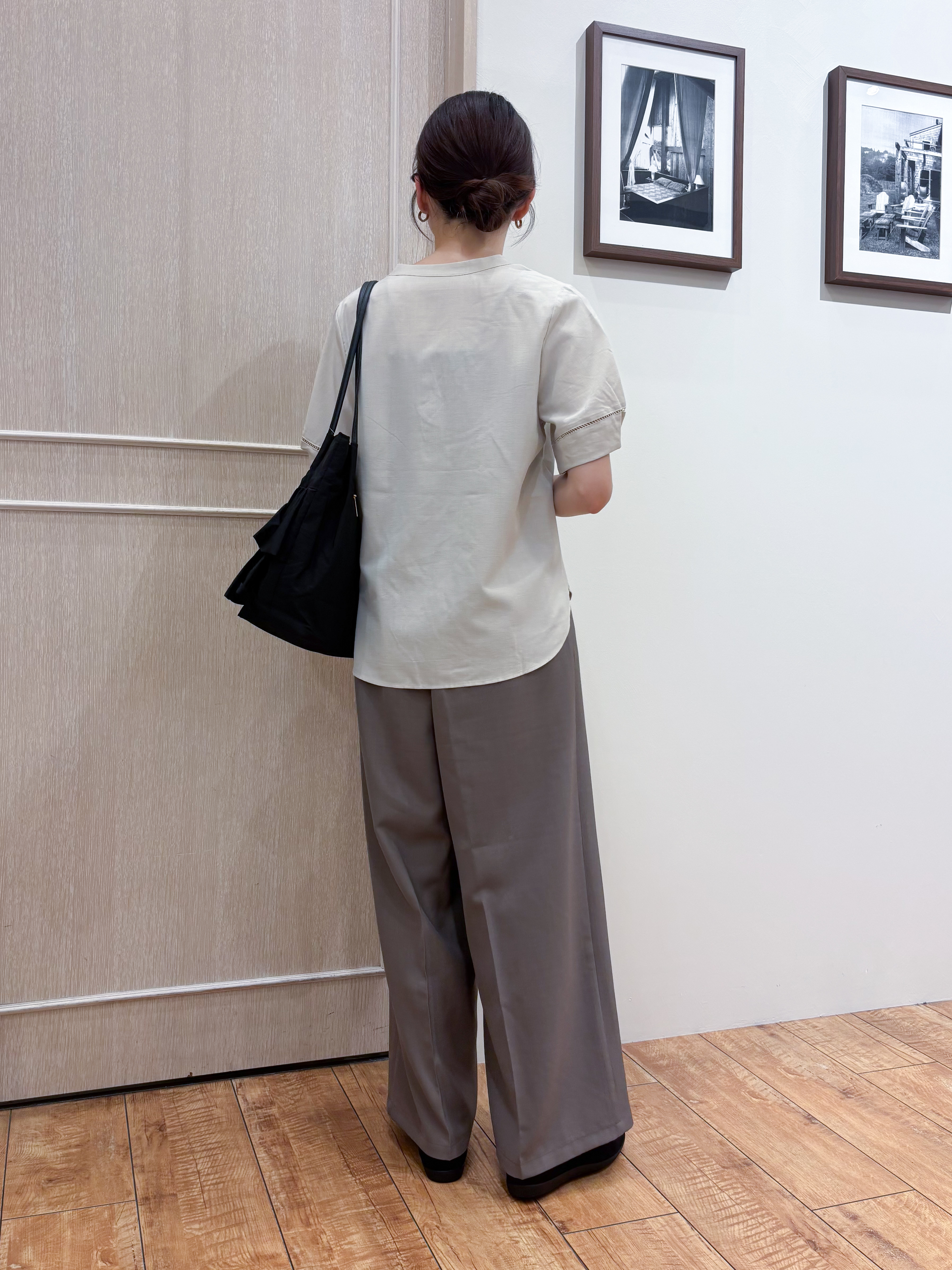 なみさんの「SHOO･LA･RUE｜【洗濯後しわになりにくい/インせずきまる】シンプルだけど女性らしい 麻調スキッパーブラウス」を使ったコーディネート