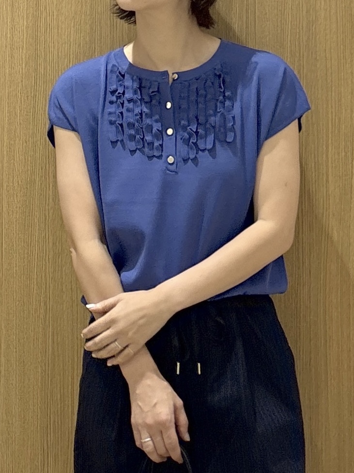 たけねぇさんの「OPAQUE.CLIP｜【UV】フリルフレンチスリーブニット《接触冷感／洗濯機OK》」を使ったコーディネート