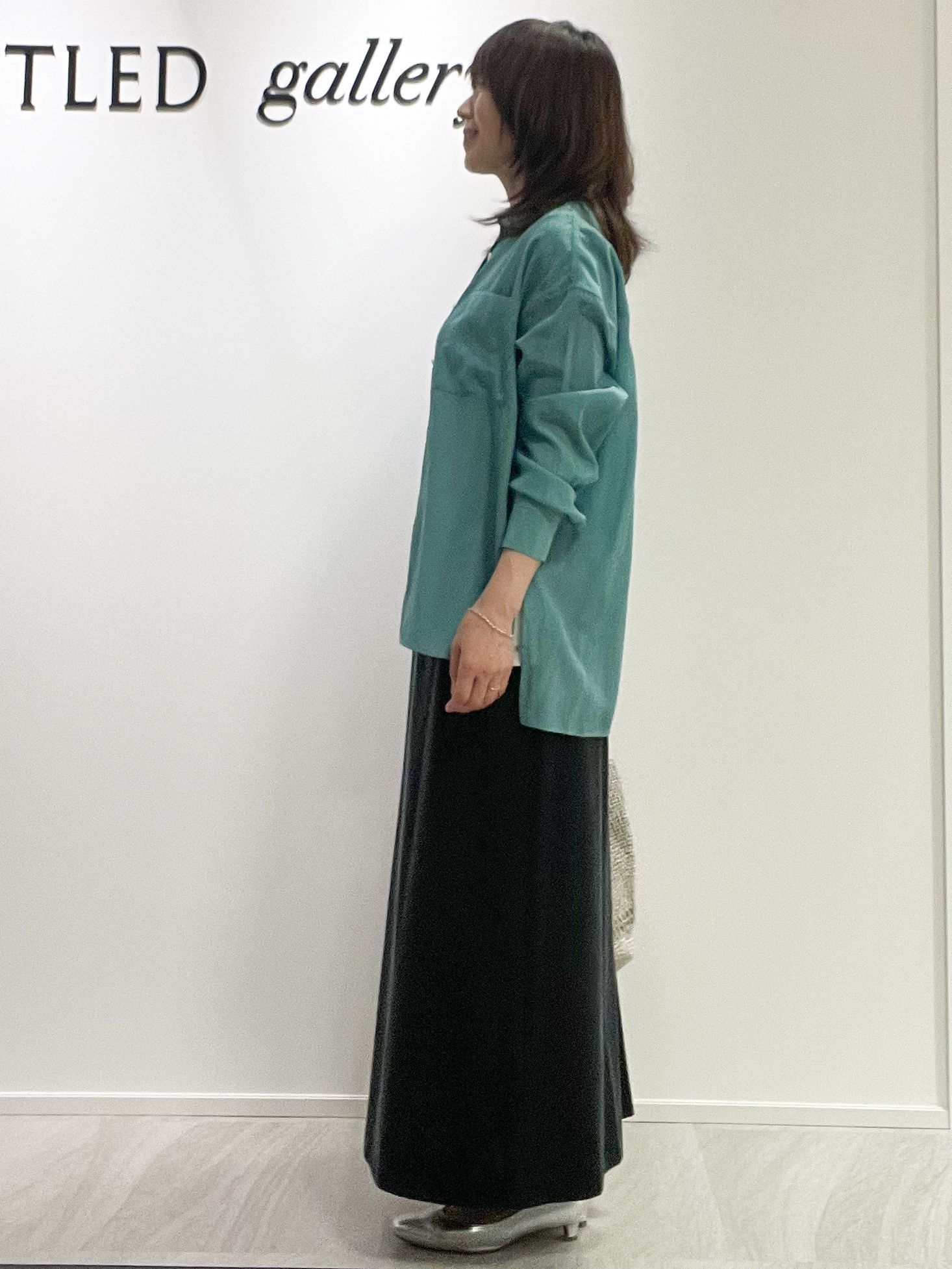 めいさんの「UNTITLED｜【秋羽織り/肌に張り付きにくい】シルキータッチシアーシャツ」を使ったコーディネート